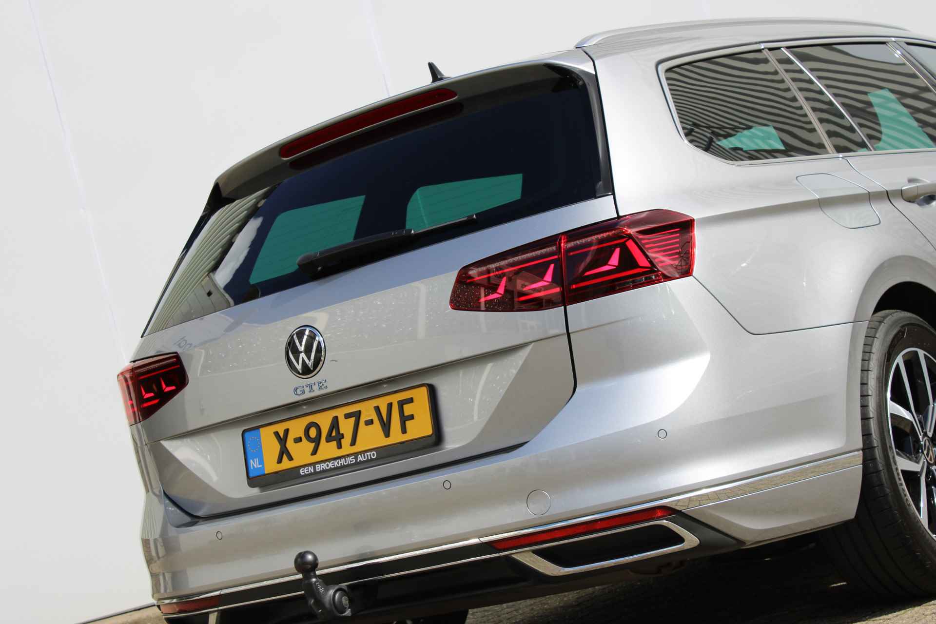 Volkswagen Passat Variant 1.4 TSI PHEV GTE Business | Camera | Navigatie | Stoel & Stuurverwarming | Elek.Trekhaak | Matrix LED | Active Info Disp - 9/51