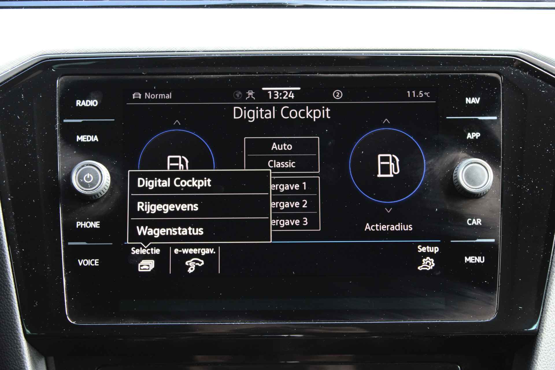Volkswagen Passat Variant 1.4 TSI PHEV GTE Business | Camera | Navigatie | Stoel & Stuurverwarming | Elek.Trekhaak | Matrix LED | Active Info Disp - 26/51