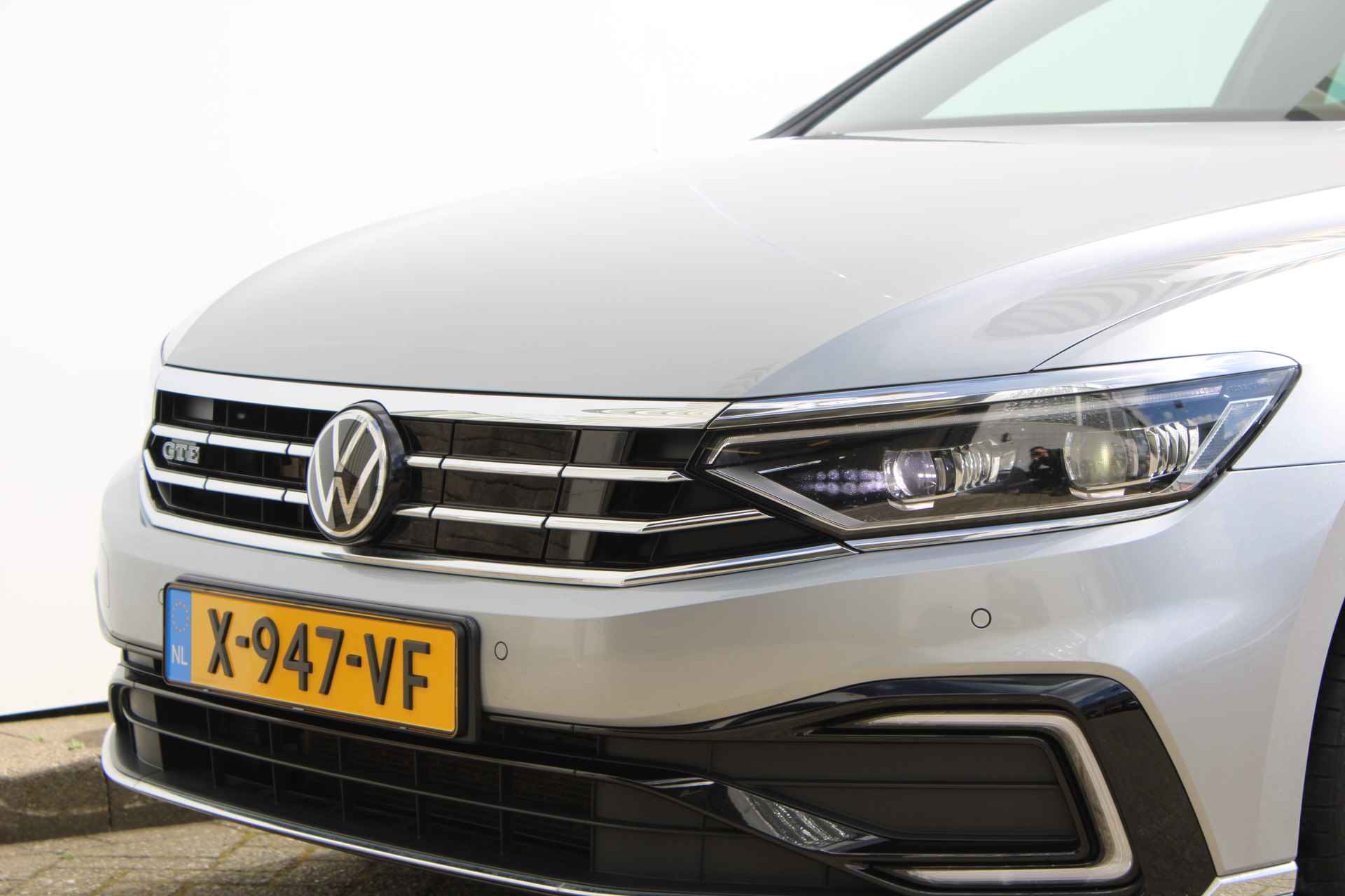 Volkswagen Passat Variant 1.4 TSI PHEV GTE Business | Camera | Navigatie | Stoel & Stuurverwarming | Elek.Trekhaak | Matrix LED | Active Info Disp - 33/51