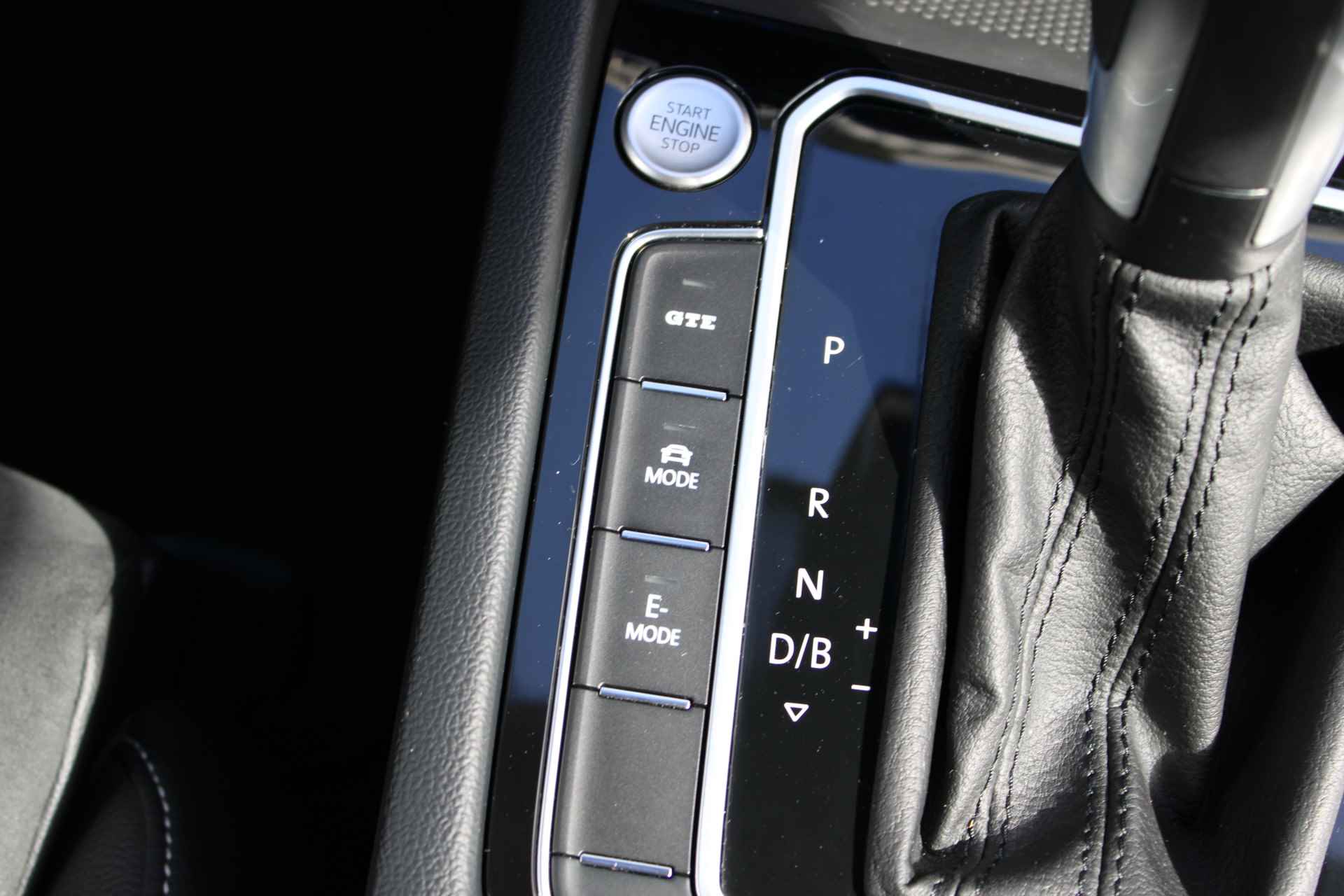 Volkswagen Passat Variant 1.4 TSI PHEV GTE Business | Camera | Navigatie | Stoel & Stuurverwarming | Elek.Trekhaak | Matrix LED | Active Info Disp - 42/51