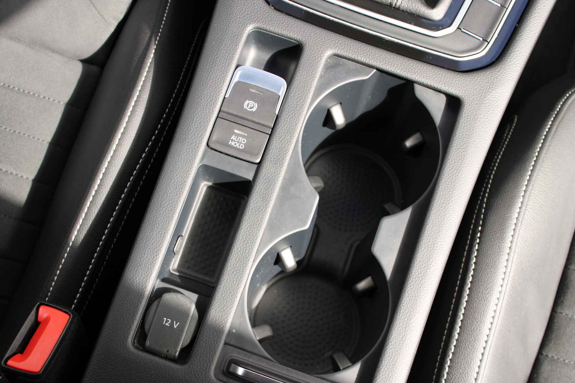 Volkswagen Passat Variant 1.4 TSI PHEV GTE Business | Camera | Navigatie | Stoel & Stuurverwarming | Elek.Trekhaak | Matrix LED | Active Info Disp - 43/51
