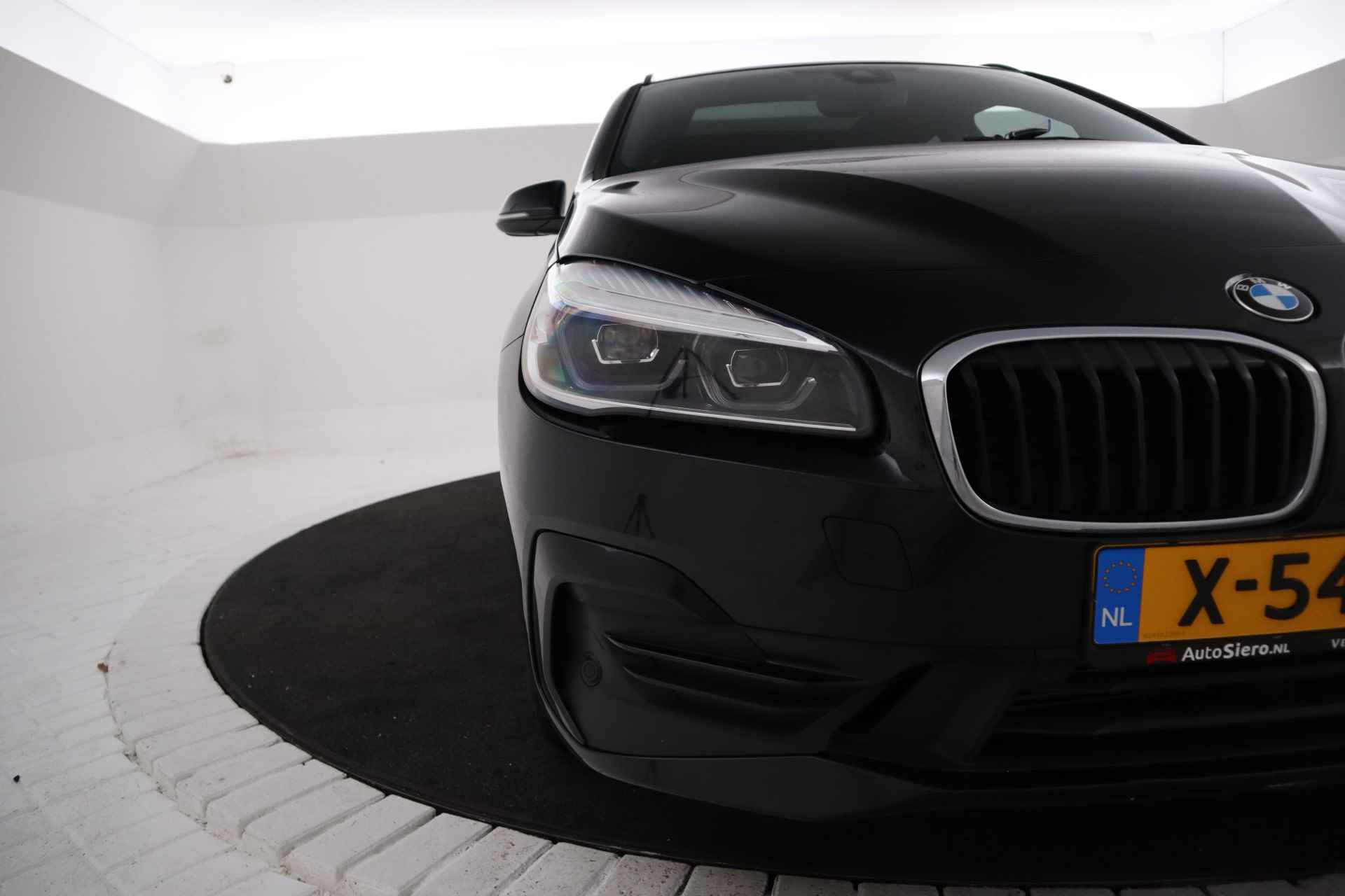 BMW 2 Serie Active Tourer 225xe iPerformance High Executive M-sport, Leer, Panorama, Sportstoelen, Climate, - 7/44