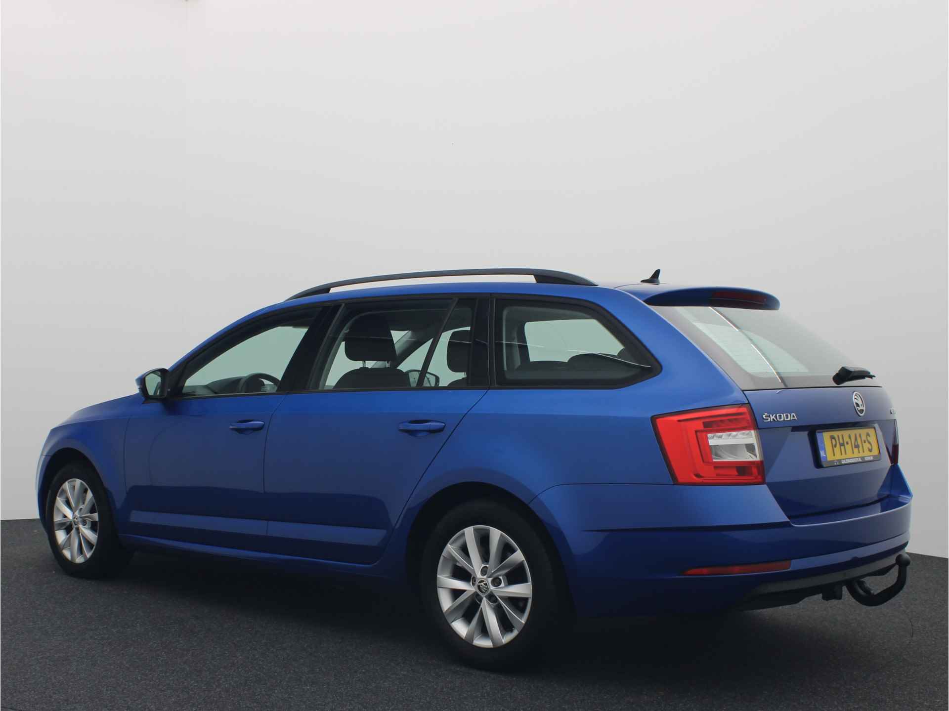 Škoda Octavia Combi 1.0 TSI Greentech Ambition Business TREKHAAK / CARPLAY / NAVI / CLIMA / PDC / CRUISE / NL-AUTO - 4/37