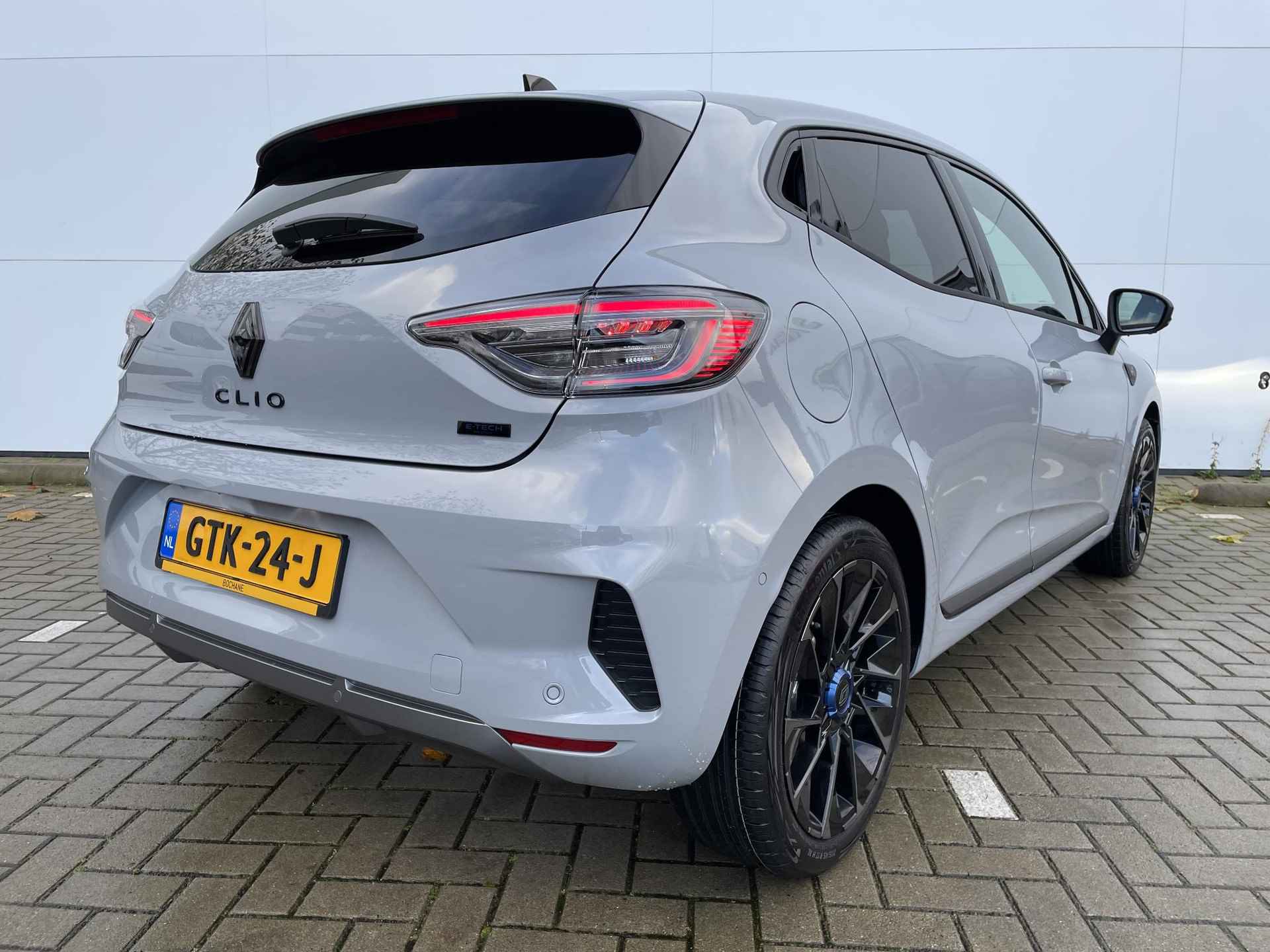 Renault Clio 1.6 E-Tech Full Hybrid 145 Esprit Alpine | 360° Rondomzichtcamera | Bose Audio | Stoelverwarming - 24/44