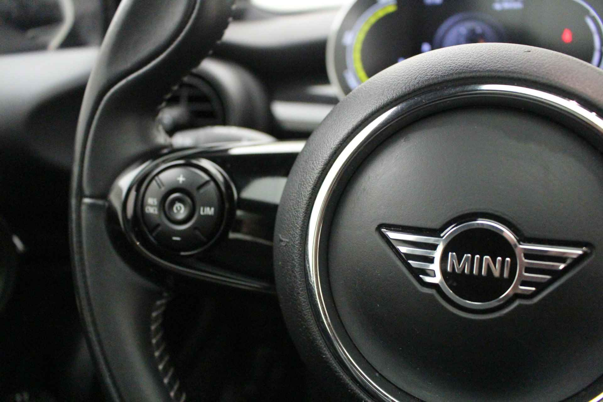 MINI 3-deurs Electric Yours | Leder | Camera | Panorama | Harman Kardon | - 20/28