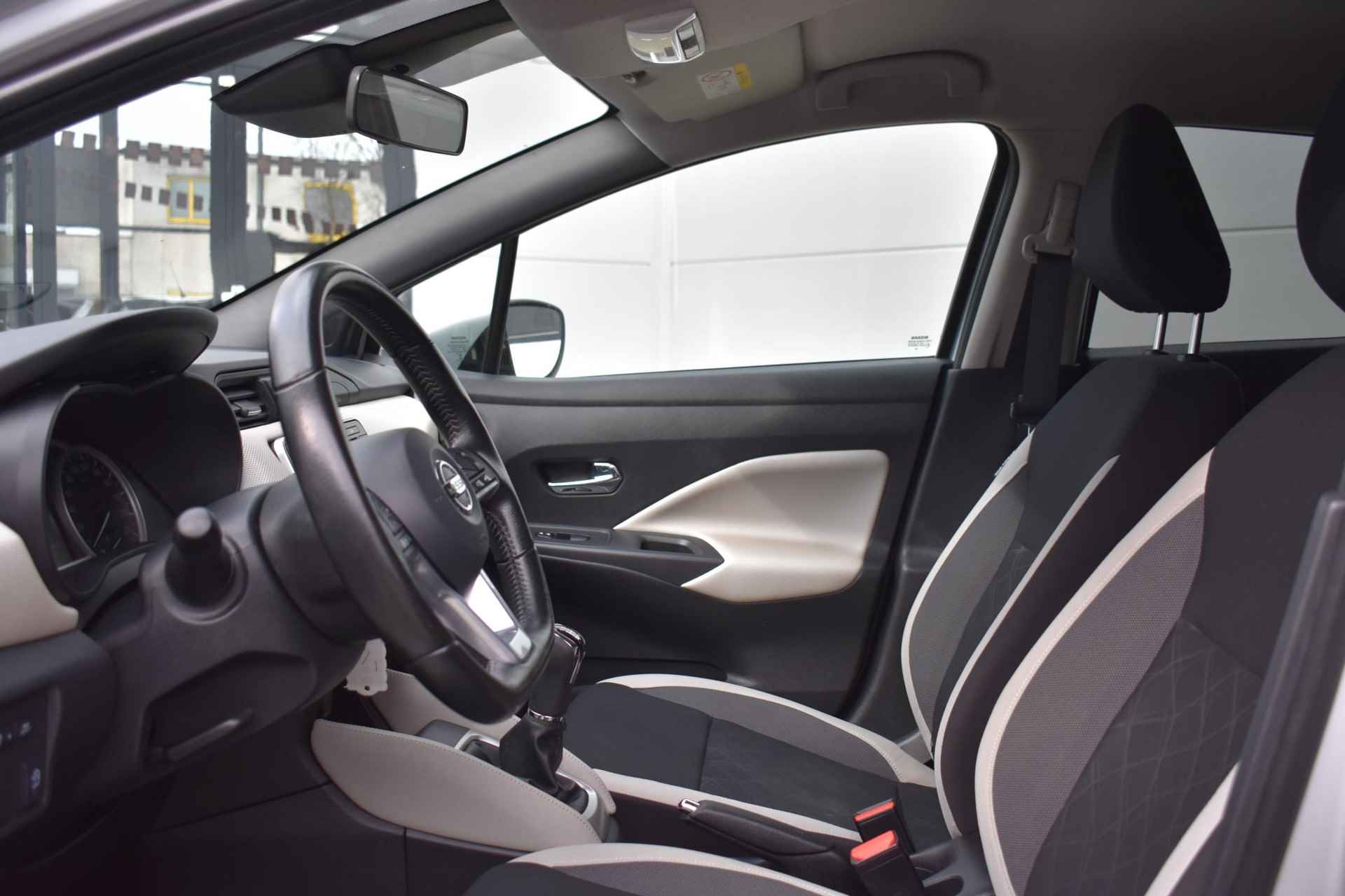 Nissan Micra IG-T N-Connecta | Camera | Navi | Cruise & Climate Control | Trekhaak | Parkeersensoren | Bluetooth | 12 Maanden Bovag Garantie - 11/28