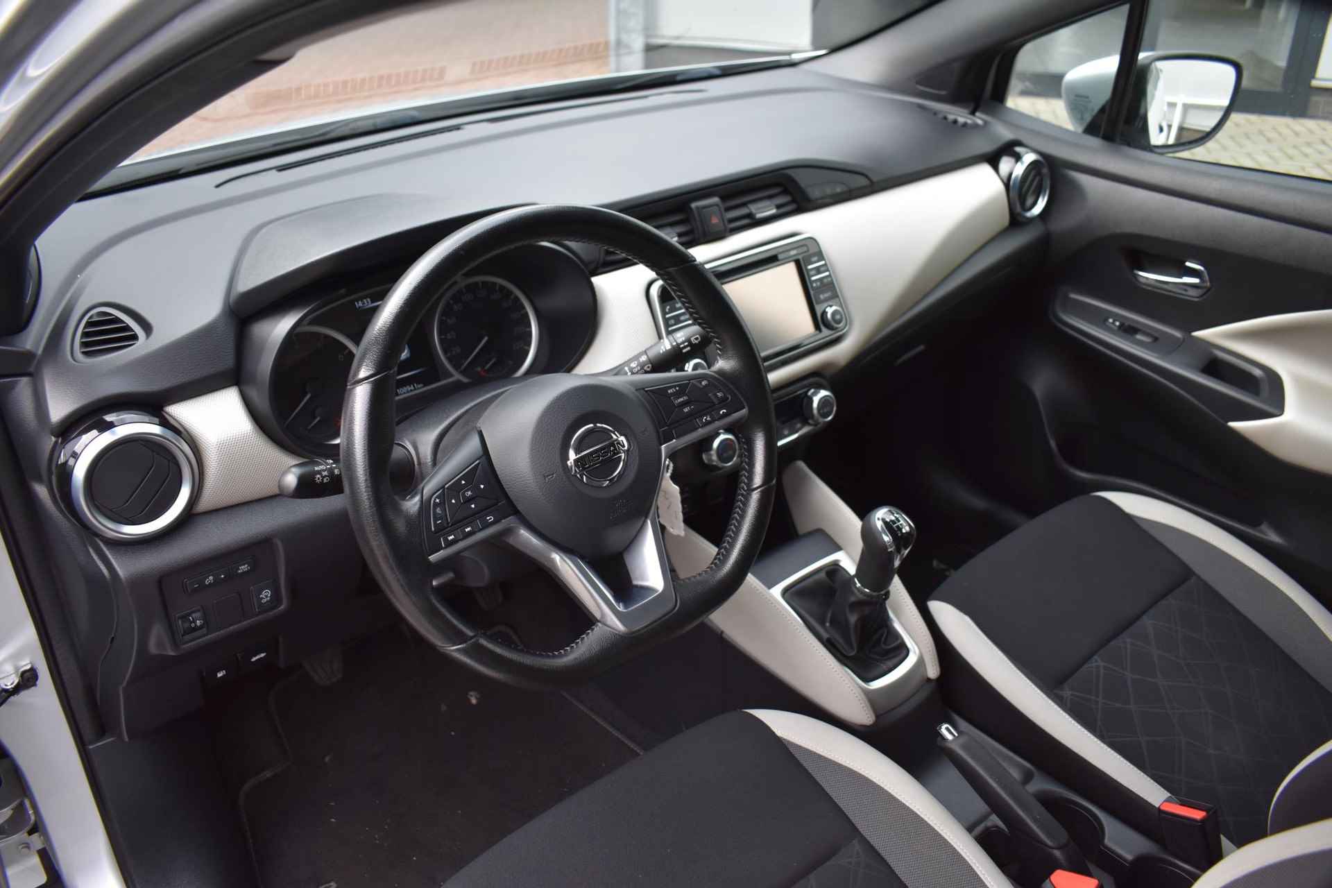 Nissan Micra IG-T N-Connecta | Camera | Navi | Cruise & Climate Control | Trekhaak | Parkeersensoren | Bluetooth | 12 Maanden Bovag Garantie - 12/28