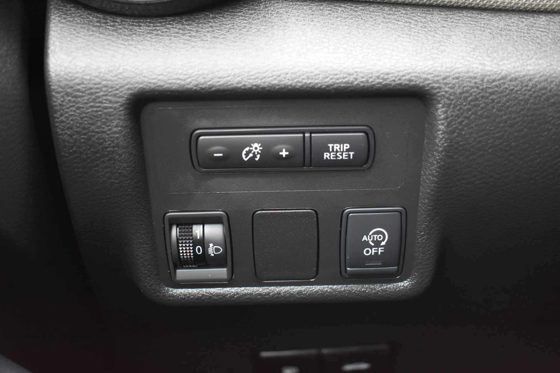 Nissan Micra IG-T N-Connecta | Camera | Navi | Cruise & Climate Control | Trekhaak | Parkeersensoren | Bluetooth | 12 Maanden Bovag Garantie - 15/28