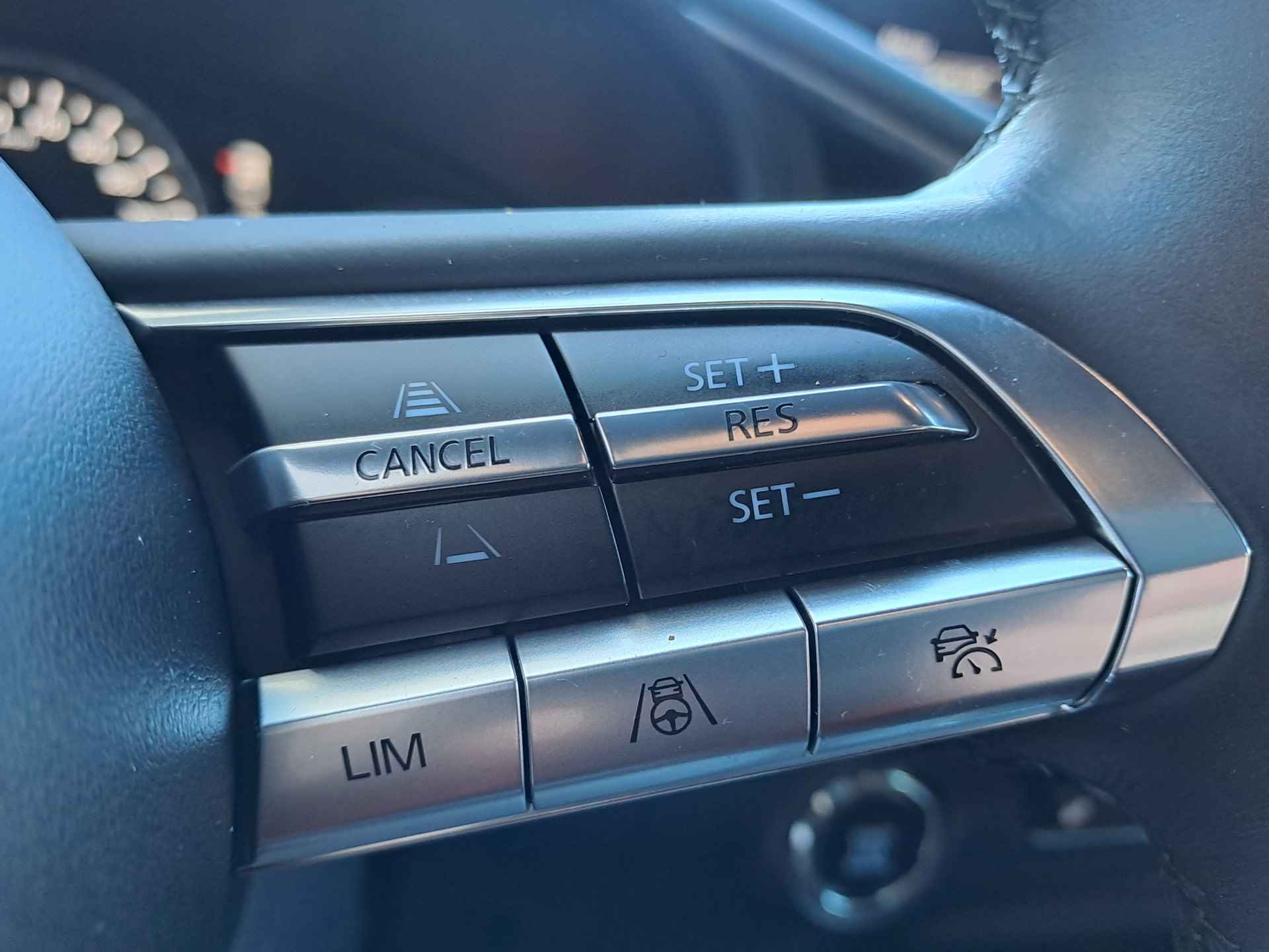 Mazda 3 | 2.0 e-SkyActiv-X M Hybrid 180 Luxury | Navi | Camera | Bose | Leder | Apple Carplay/Android Auto - 17/32