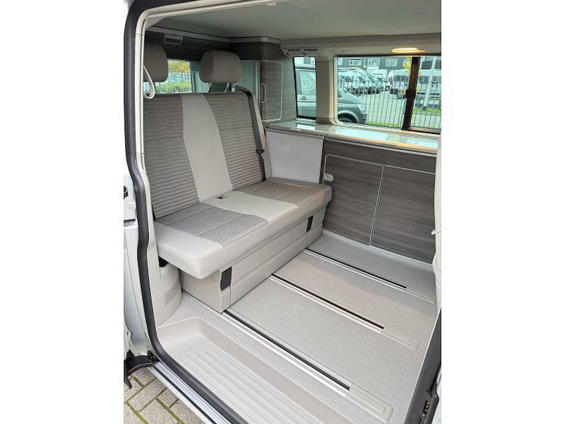 Volkswagen T6 California Ocean  150 DSG - 6/22