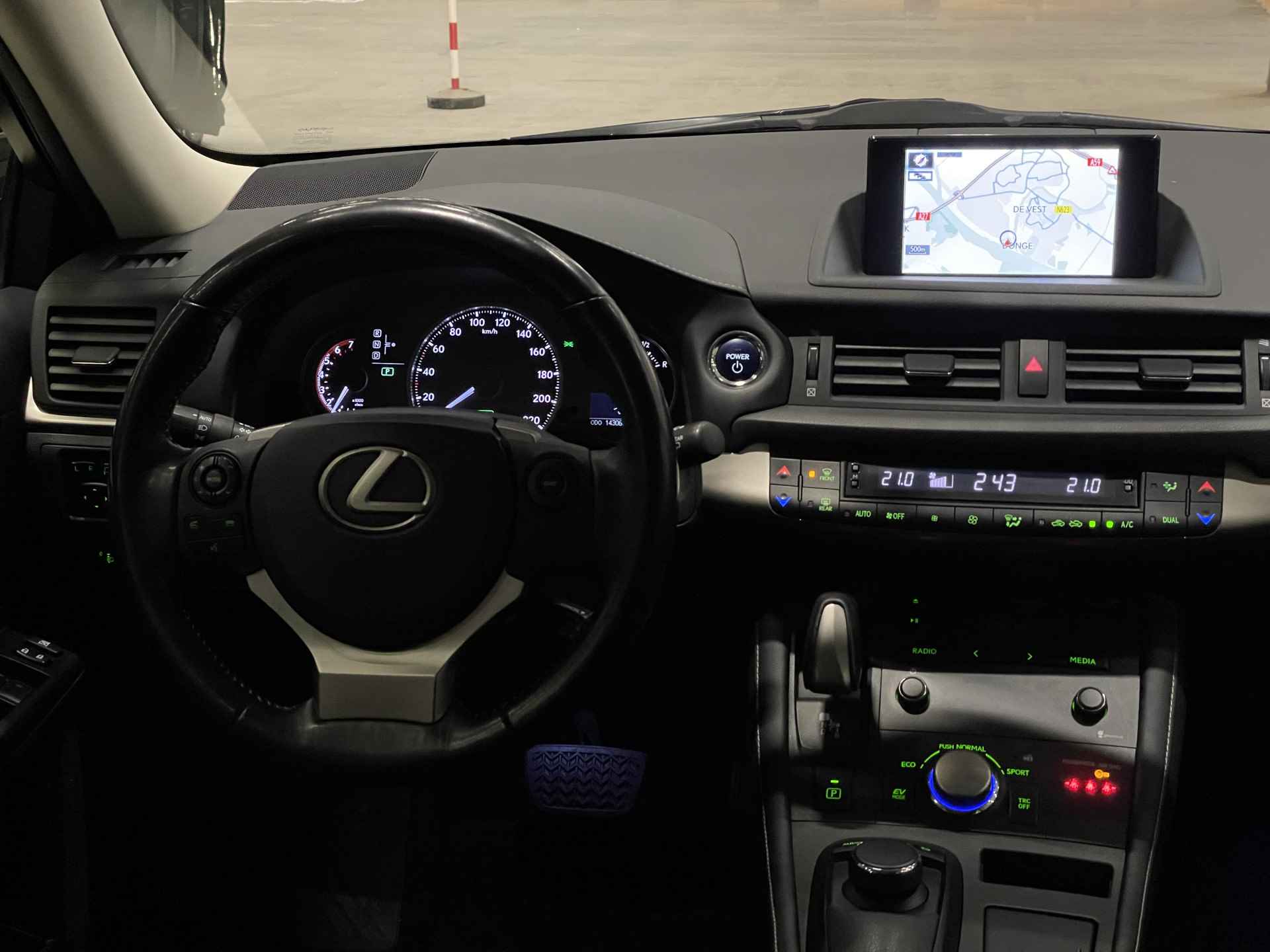 Lexus CT 200h Business Line | Trekhaak | Cruise Control | Navigatie | Bluetooth | 16'LM Velgen | - 5/37