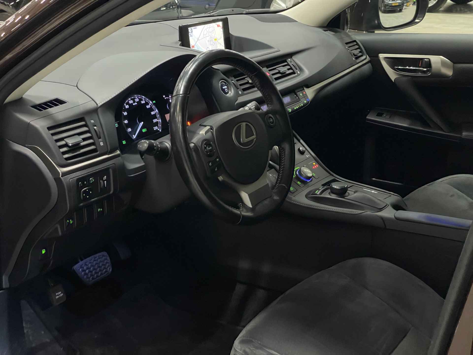 Lexus CT 200h Business Line | Trekhaak | Cruise Control | Navigatie | Bluetooth | 16'LM Velgen | - 18/37