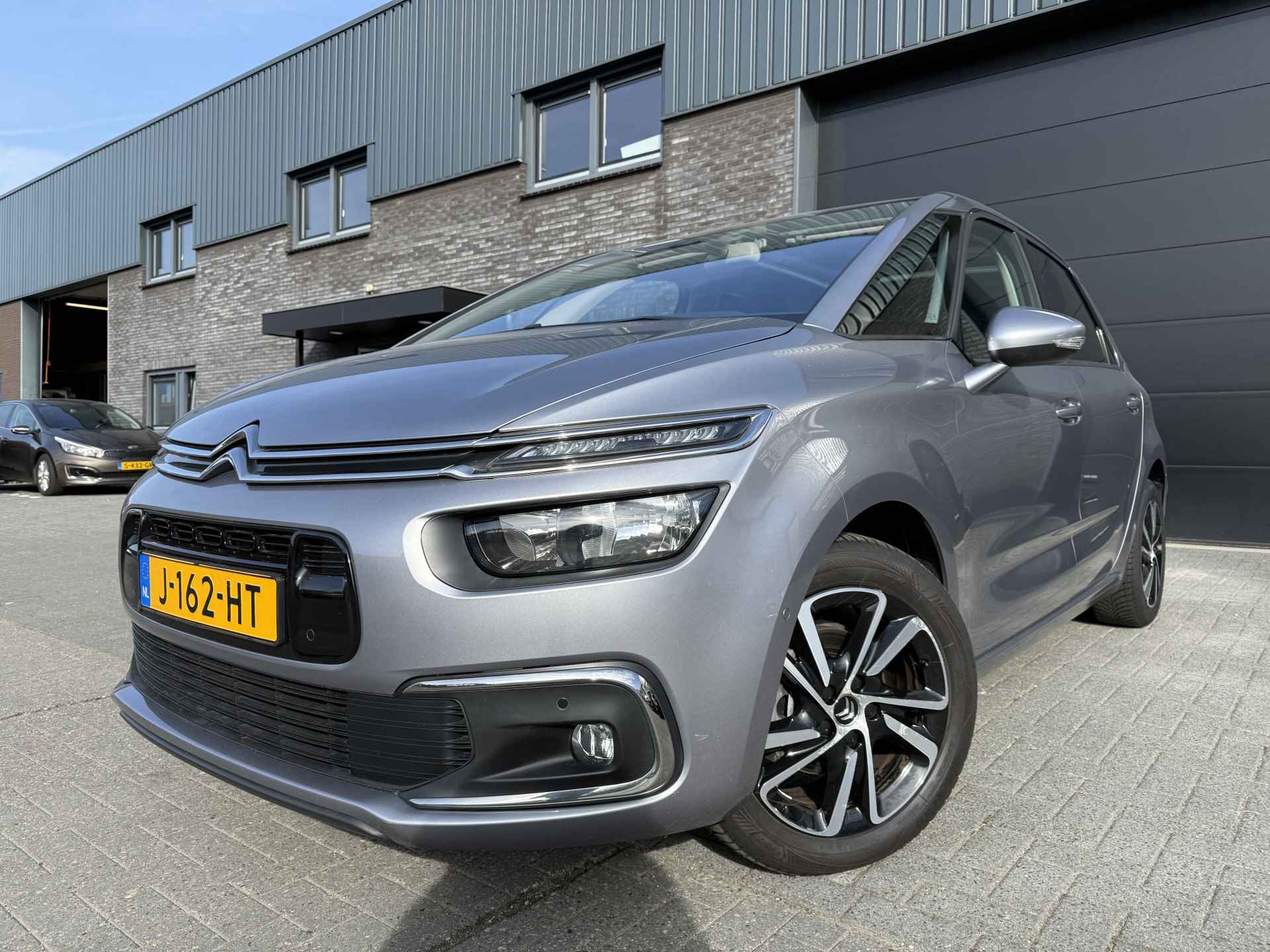 Citroën C4 Spacetourer 1.2 PureTech Shine | 2E EIGENAAR | 12MND GARANTIE | NAVI | CARPLAY | CRUISE | LMV | PANODAK | - 3/44