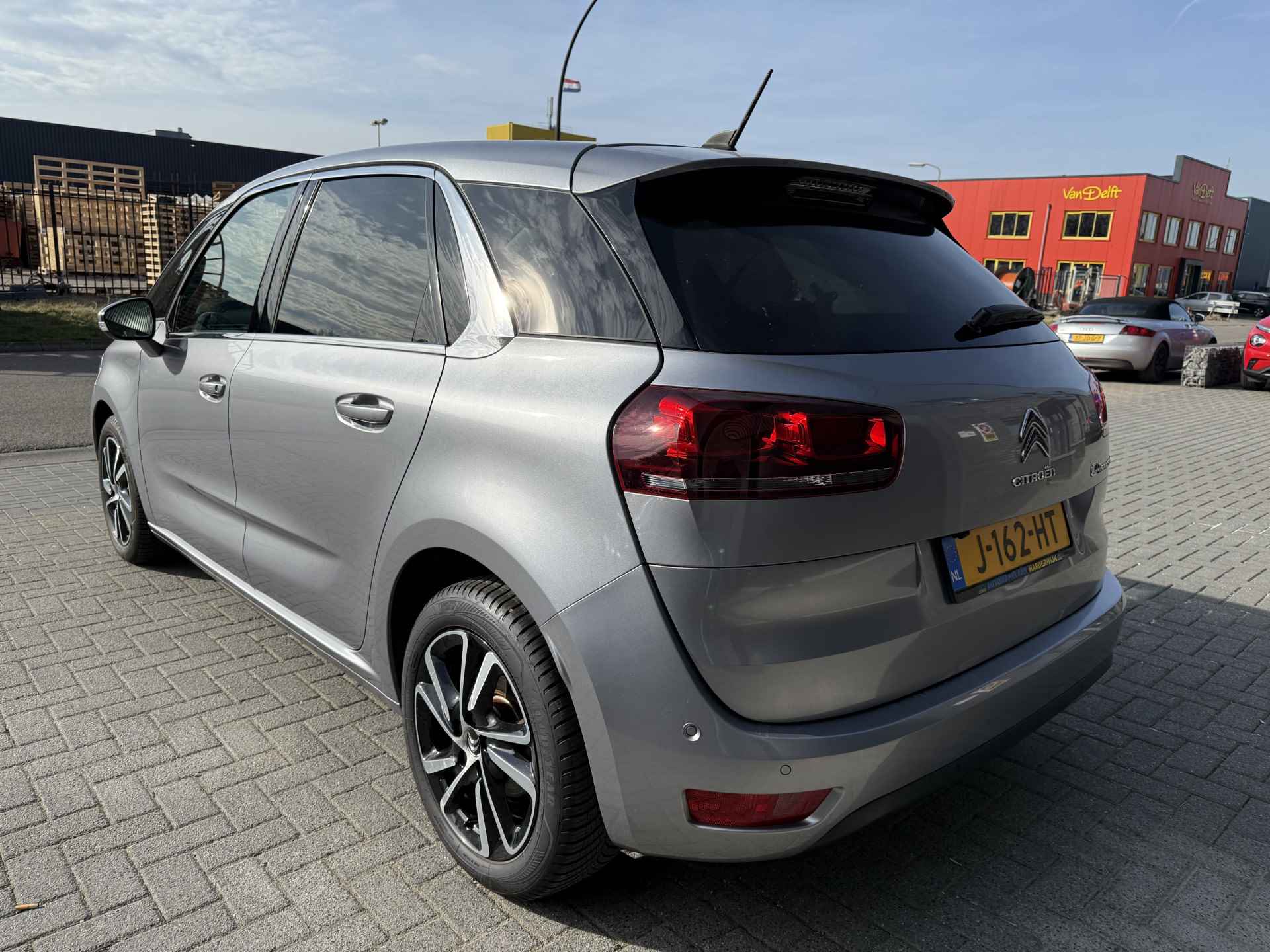 Citroën C4 Spacetourer 1.2 PureTech Shine | 2E EIGENAAR | 12MND GARANTIE | NAVI | CARPLAY | CRUISE | LMV | PANODAK | - 9/44