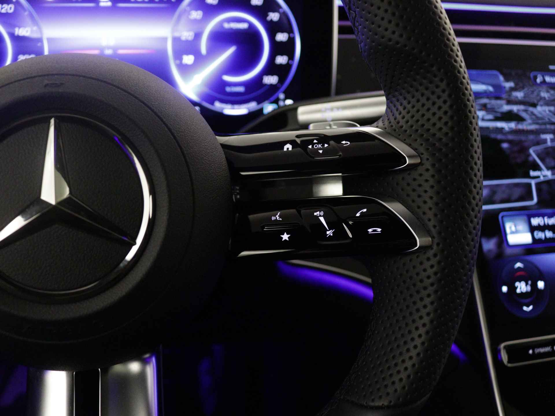 Mercedes-Benz EQS 450+ AMG Line 108 kWh | Panoramadak | Rijassistentie Pack | Burmester Audio | Achterassturing | Airmatic | Augmented Reality | Inclusief 24 maanden Mercedes-Benz Certified garantie voor Europa. - 20/39