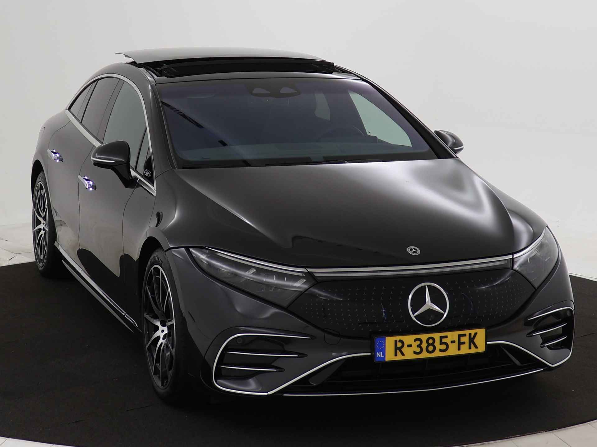 Mercedes-Benz EQS 450+ AMG Line 108 kWh | Panoramadak | Rijassistentie Pack | Burmester Audio | Achterassturing | Airmatic | Augmented Reality | Inclusief 24 maanden Mercedes-Benz Certified garantie voor Europa. - 24/39