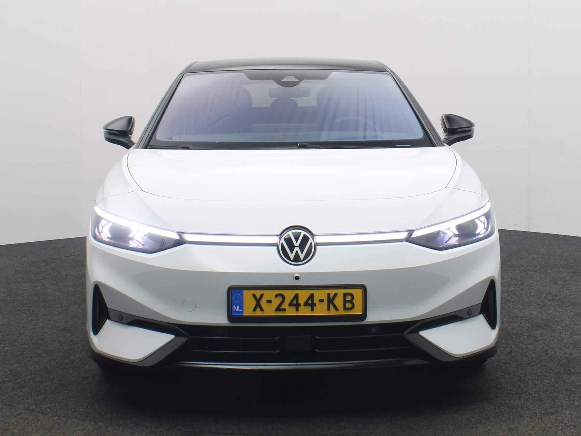 Volkswagen ID.7 Pro Business 286pk Automaat Warmtepomp, Trekhaak, Panoramadak, Adaptive cruise control, LED matrix verlichting, Navigatie, 360 camera, Stuurwiel verwarmd, Airco, Stoelverwarming, Parkeersensoren - 9/39