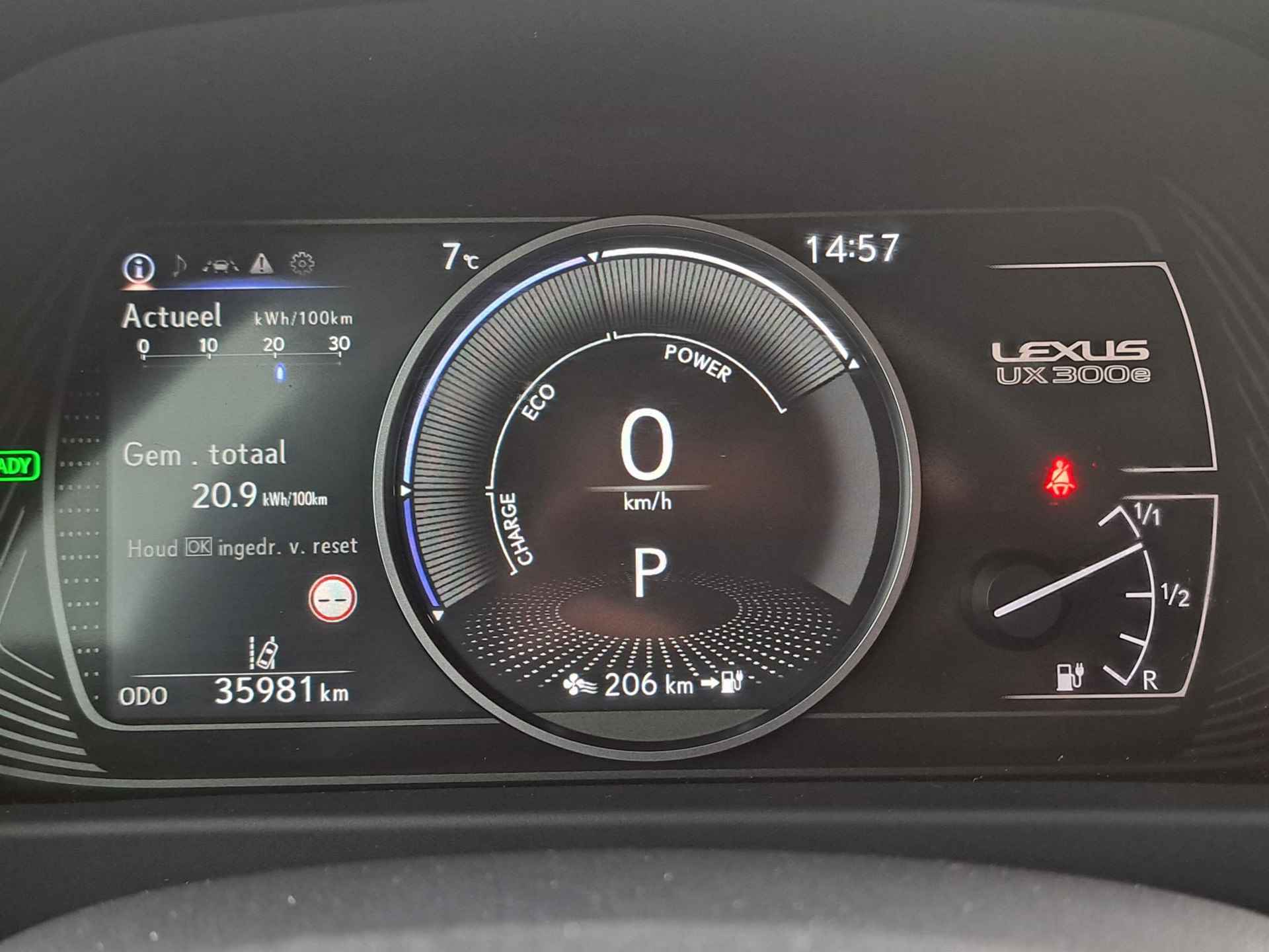 Lexus UX 300e Business 54 kWh Nederlandse auto, Apple Carplay & Android auto Navigatie, BTW-auto, Elektrische bestuurdersstoel. - 30/55