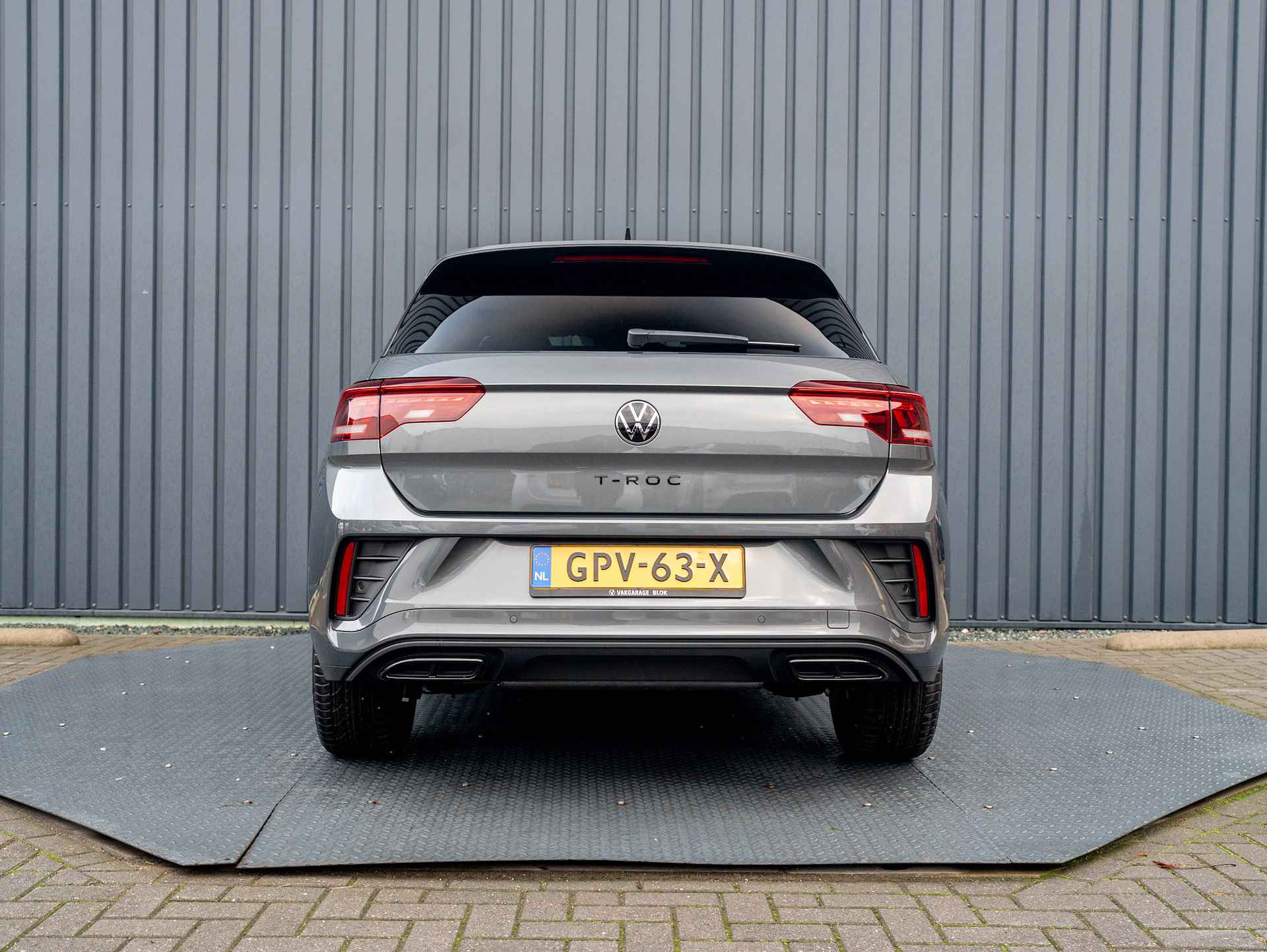 Volkswagen T-Roc 1.5 TSI R-Line Business | Elk A-klep | Side Assist | IQ Light | Camera | Keyless | Prijs Rijklaar!! - 43/49