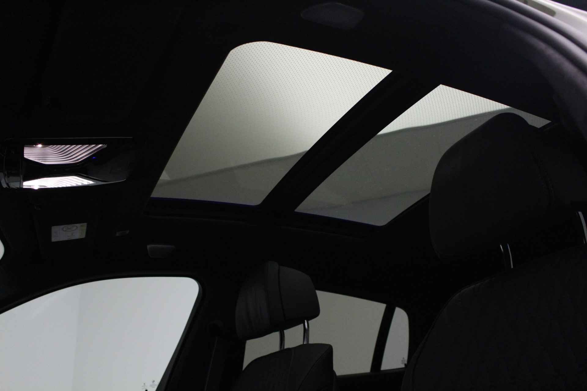 BMW X6 xDrive40i M-Sport | 22'' | CoPilot | Bowers & Wilkins | Panorama Sky Lounge | Special request lak - 37/41