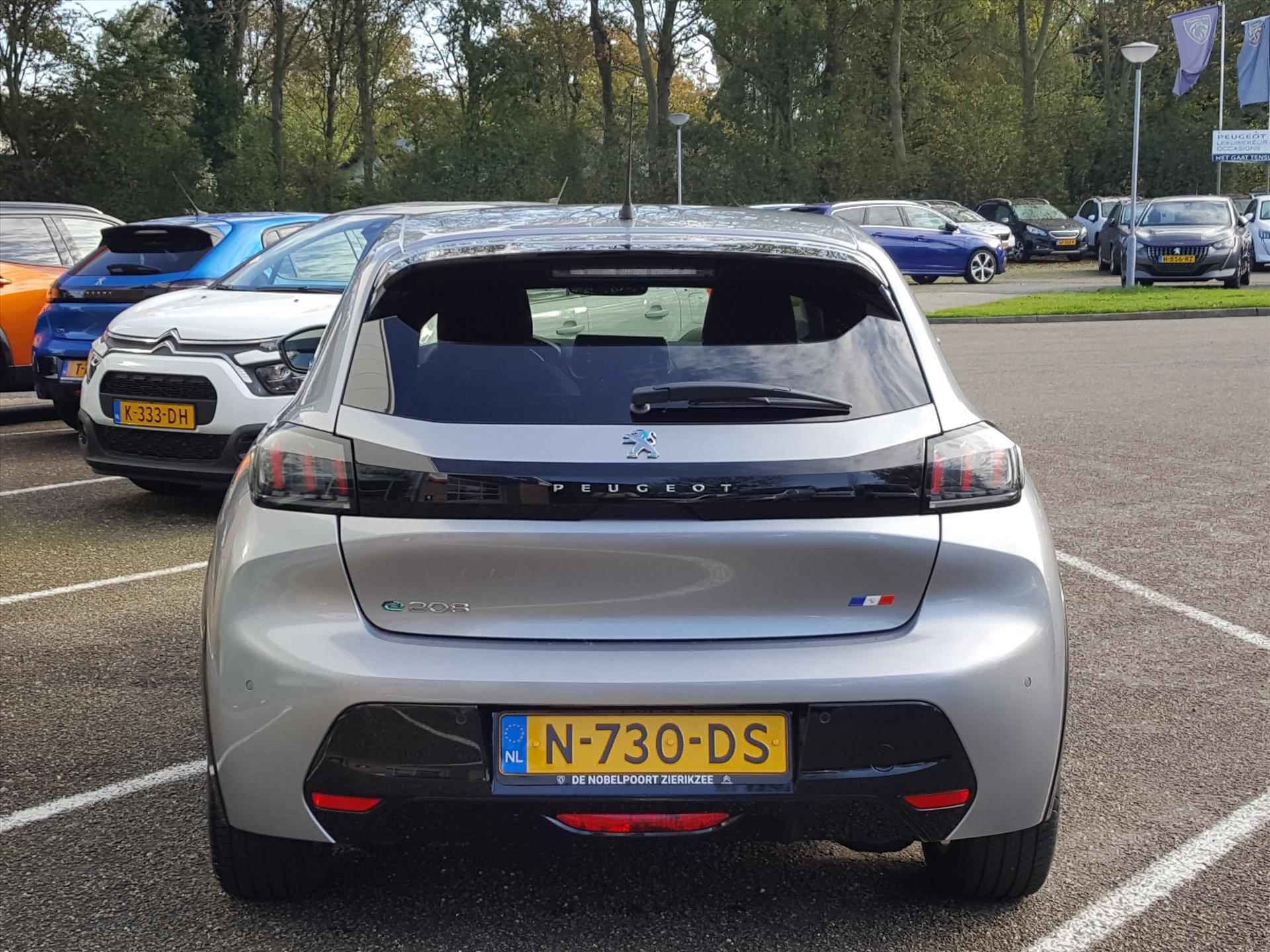 PEUGEOT e-208 EV 50kWh 136pk Allure 3-FASE Navigatie | Cruise & Climate control | Parkeersensoren | KEYLESS start | LMV | Subsidie €2000,- - 5/50