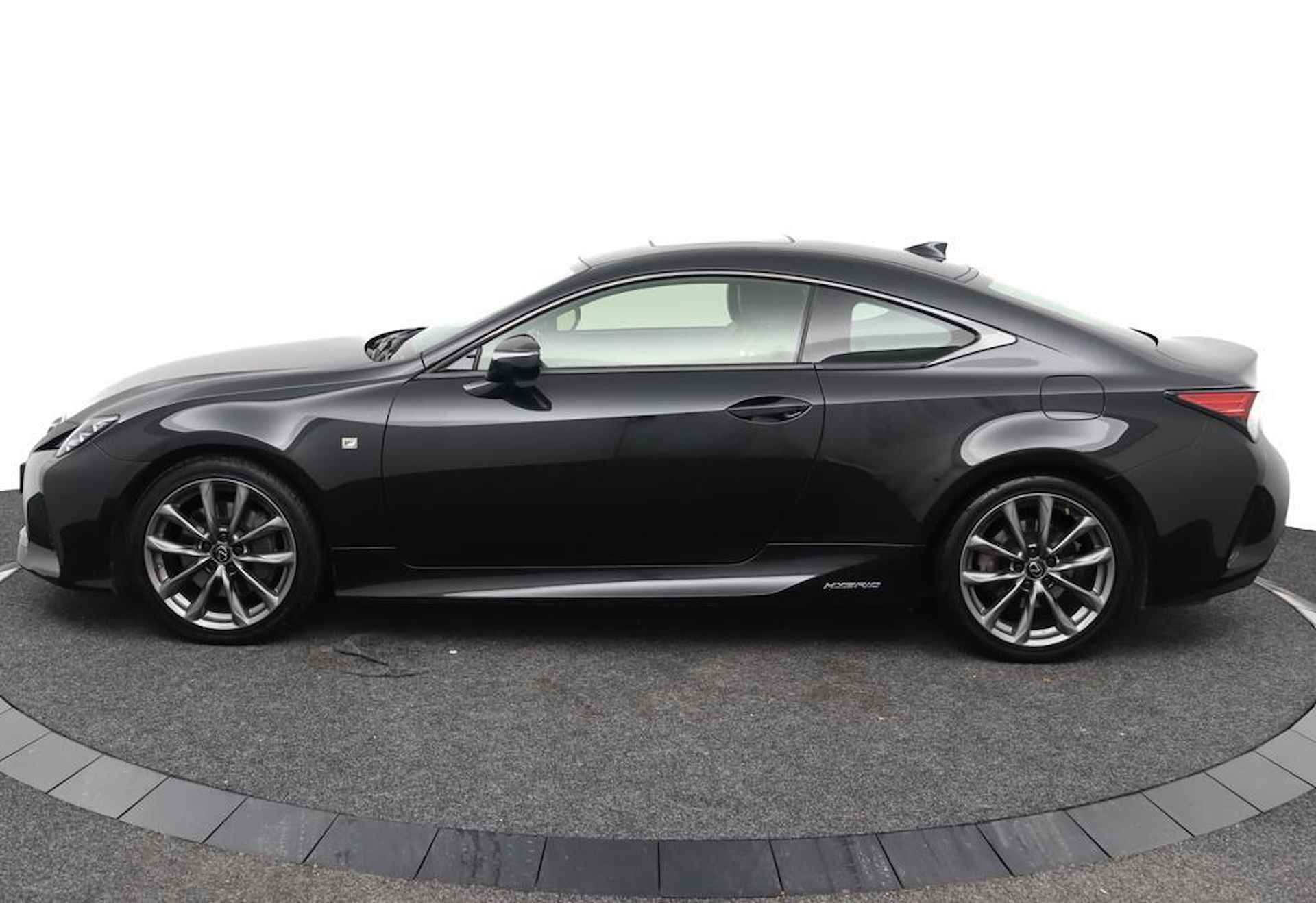 Lexus RC 300h F Sport Premium | Schuif-/kanteldak | Mark Levinson | Stoelkoeling | Blind Spot Monitor - 45/50