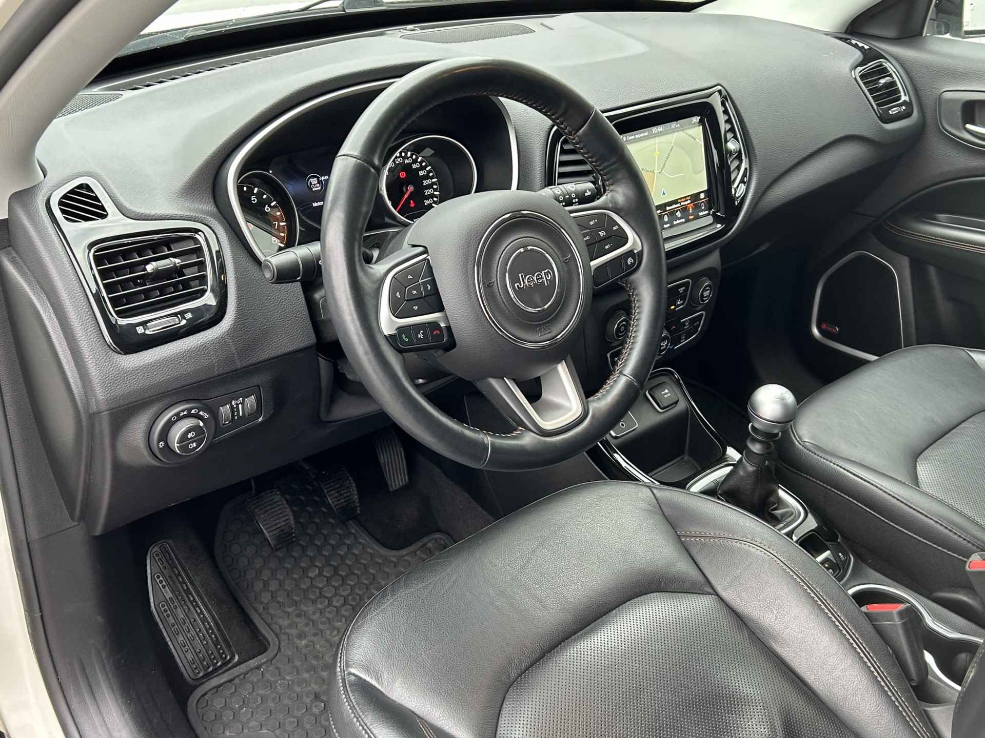 Jeep Compass 1.4 MultiAir Opening Edition Plus / Elektrisch verstelbare stoelen / Apple Carplay/Android Auto / Navigatie / Stoel- en stuurverwarming - 18/40