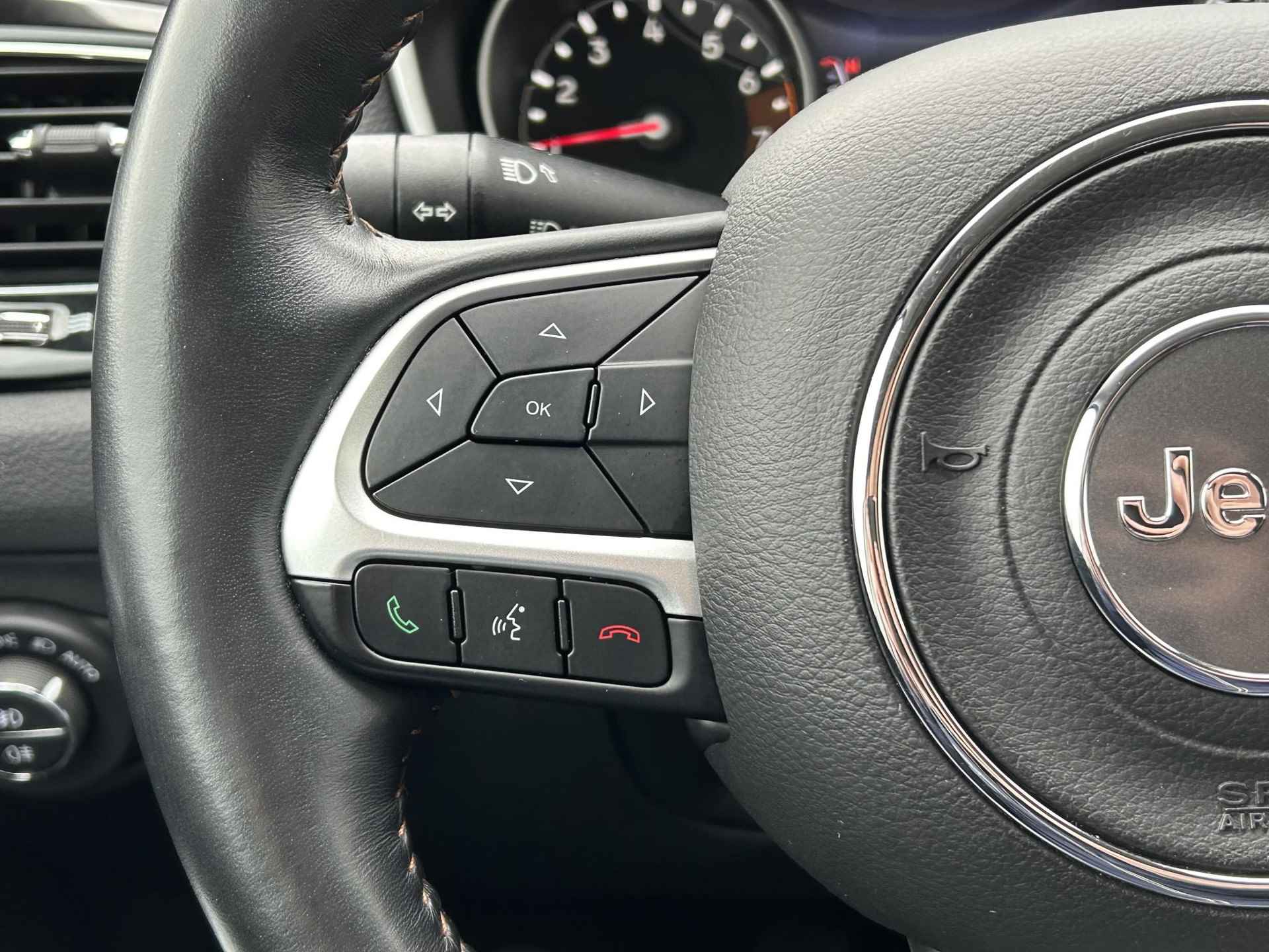 Jeep Compass 1.4 MultiAir Opening Edition Plus / Elektrisch verstelbare stoelen / Apple Carplay/Android Auto / Navigatie / Stoel- en stuurverwarming - 34/40