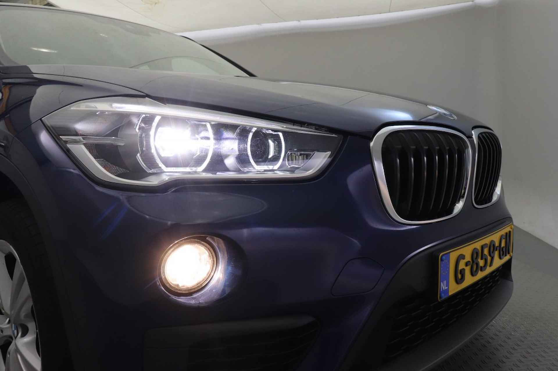 BMW X1 sDrive18i Executive Sport Edition Automaat - 25/30