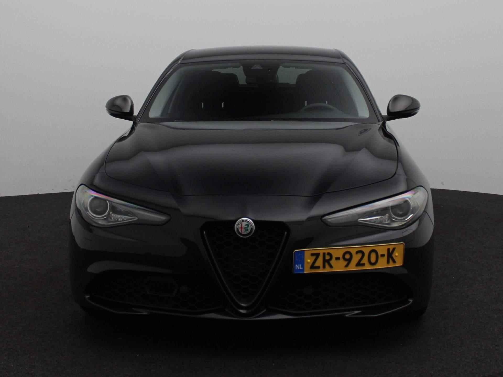 Alfa Romeo Giulia 2.2d Aut. Super | Camera | Leder | 18'' Velgen | - 3/31