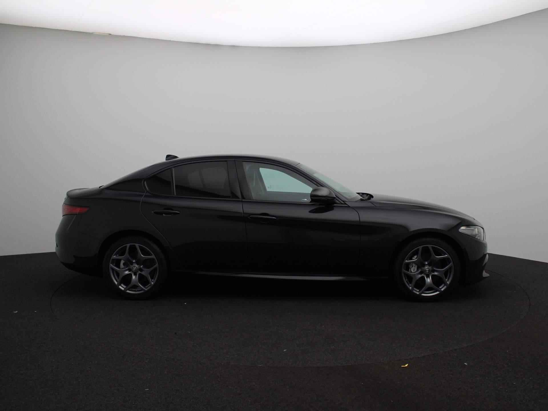 Alfa Romeo Giulia 2.2d Aut. Super | Camera | Leder | 18'' Velgen | - 6/31