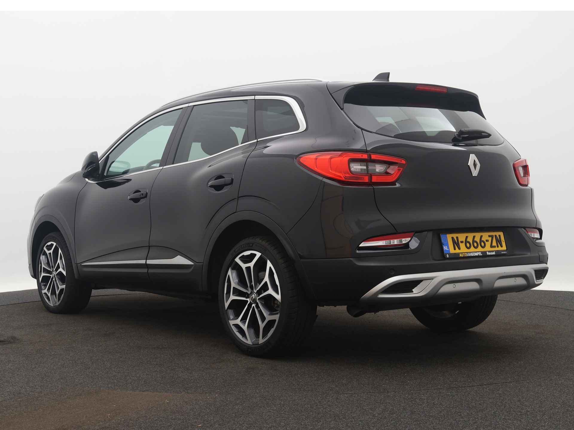 Renault Kadjar TCe 140PK Intens / PANORAMADAK/ CAMERA/ NAVI / CLIMAT CONTROL / PARKEER SENSOREN - 3/40