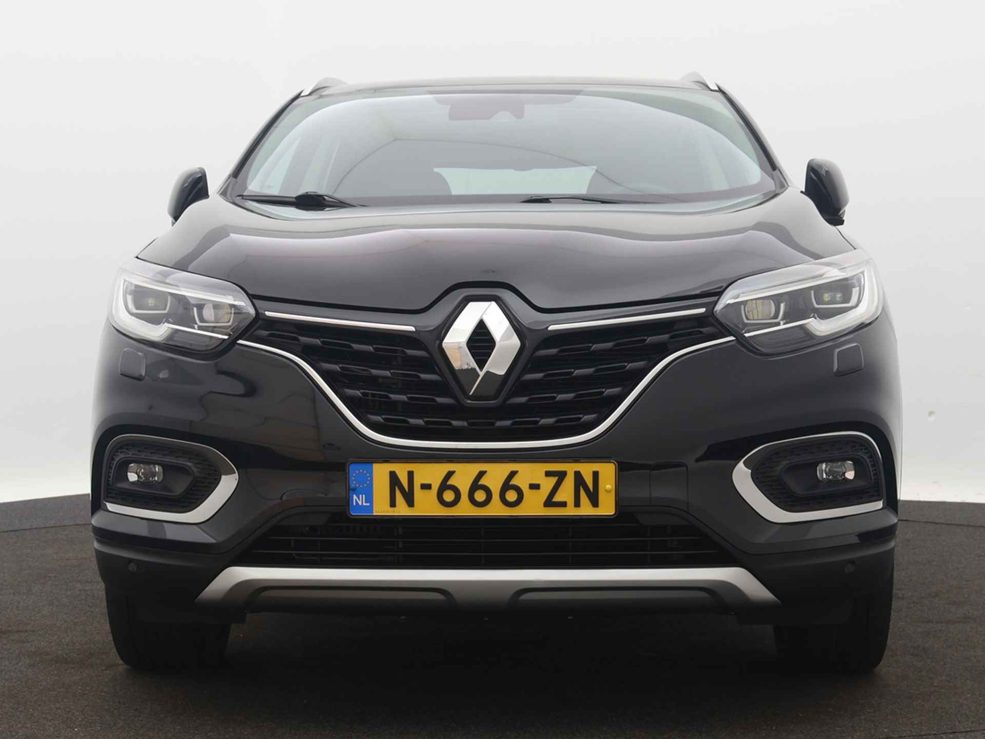 Renault Kadjar TCe 140PK Intens / PANORAMADAK/ CAMERA/ NAVI / CLIMAT CONTROL / PARKEER SENSOREN - 32/40