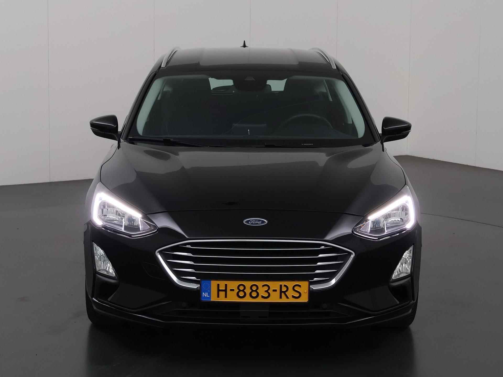 Ford Focus Wagon 1.0 EcoBoost Automaat Titanium Business | Adaptive Cruise Control | Winterpack | Climate Control | Parkeerassistent | - 4/37