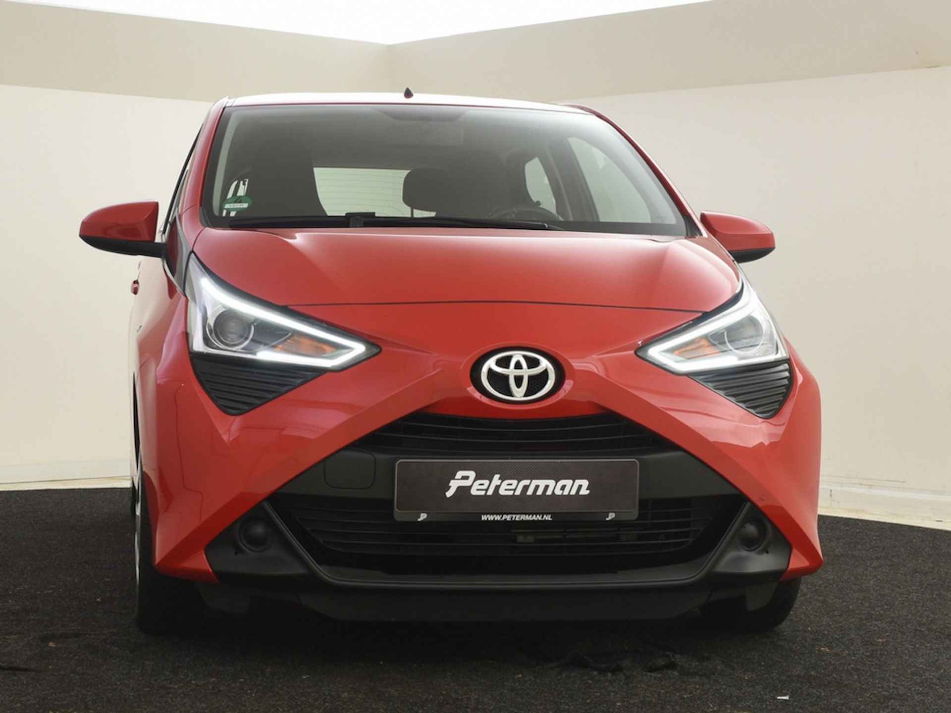 Toyota Aygo 1.0 VVT-i x-play Automaat | Camera - 3/28