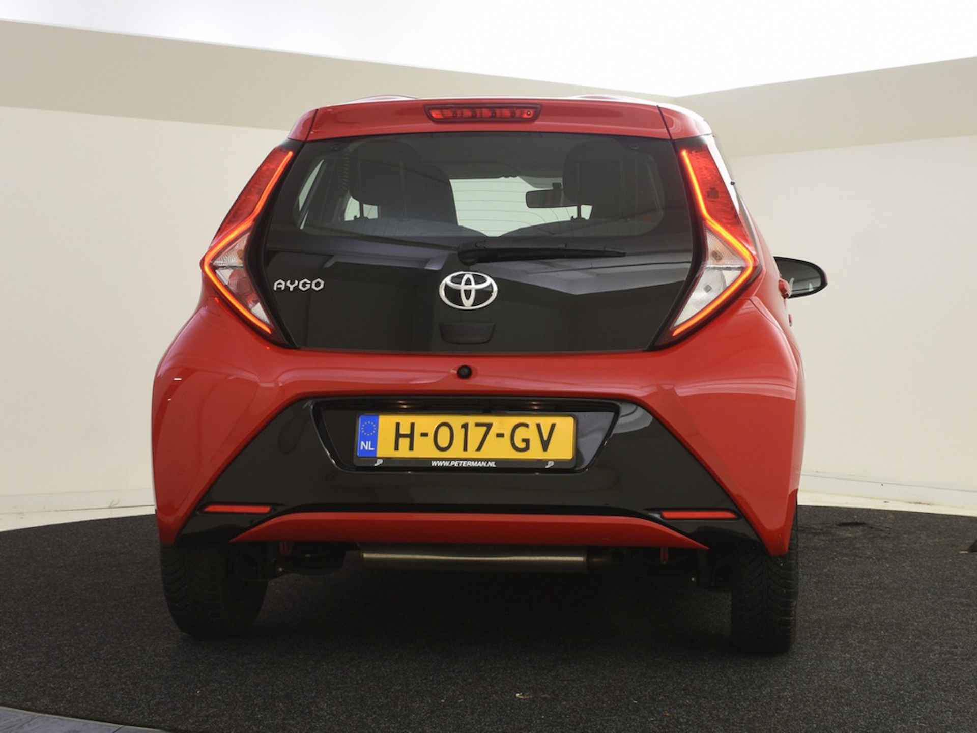 Toyota Aygo 1.0 VVT-i x-play Automaat | Camera - 8/28