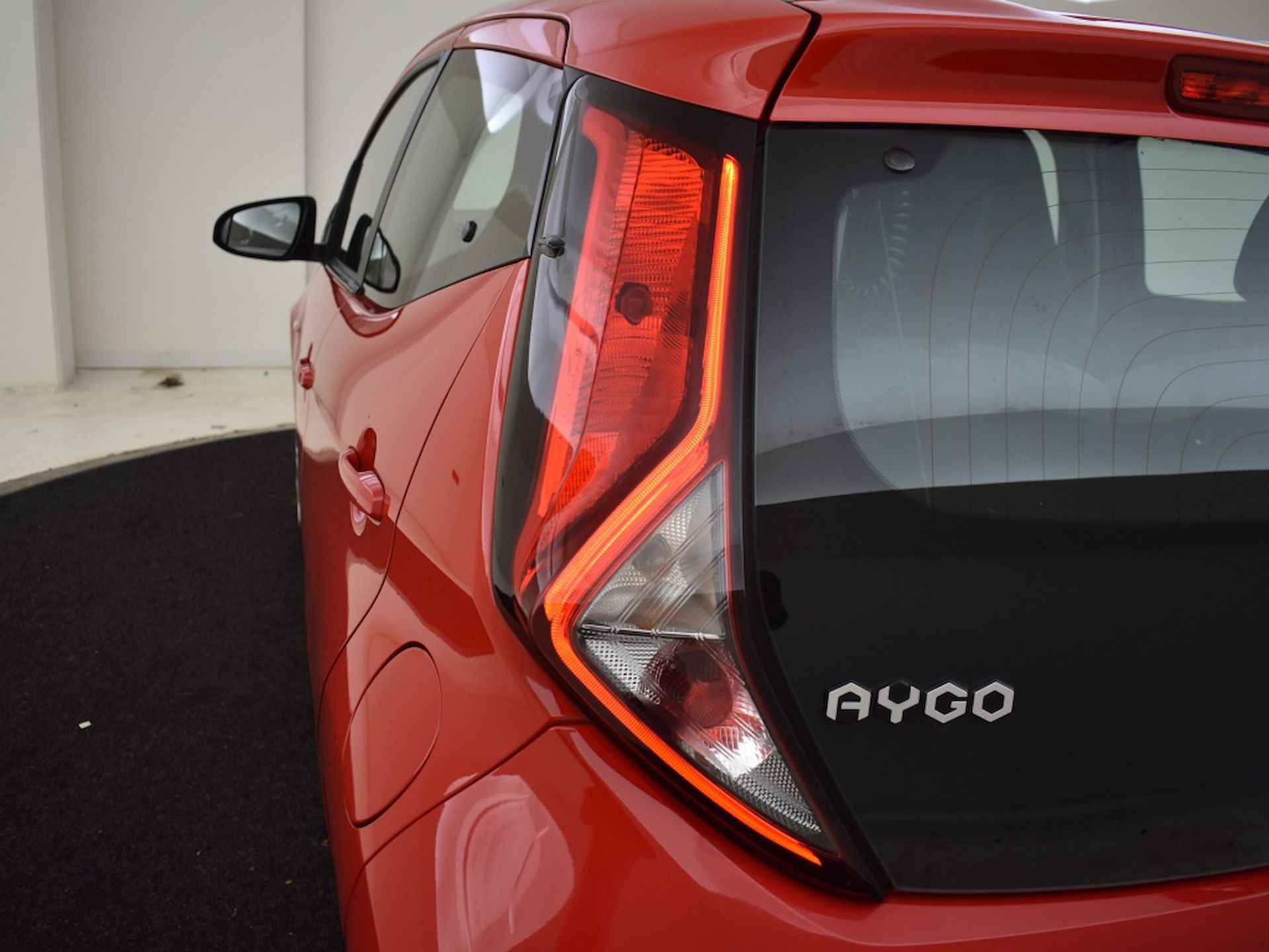 Toyota Aygo 1.0 VVT-i x-play Automaat | Camera - 13/28