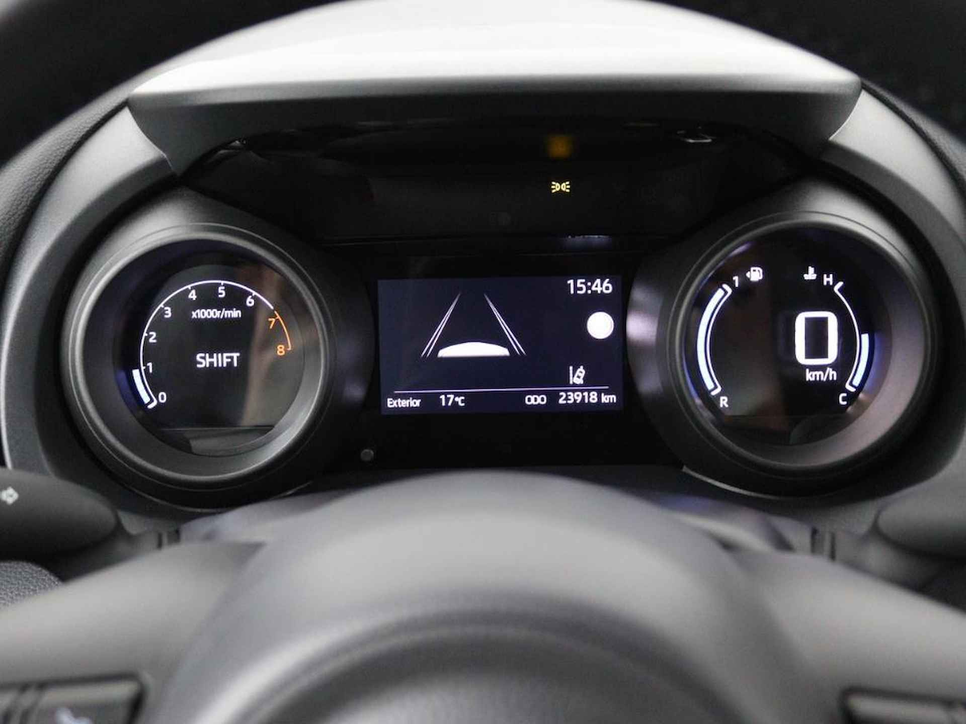 Toyota Yaris 1.5 VVT-i Dynamic | Navigatie | Led Verlichting | Keyless Entry | Toyota Safety Sense | Achteruitrijcamera | - 18/43