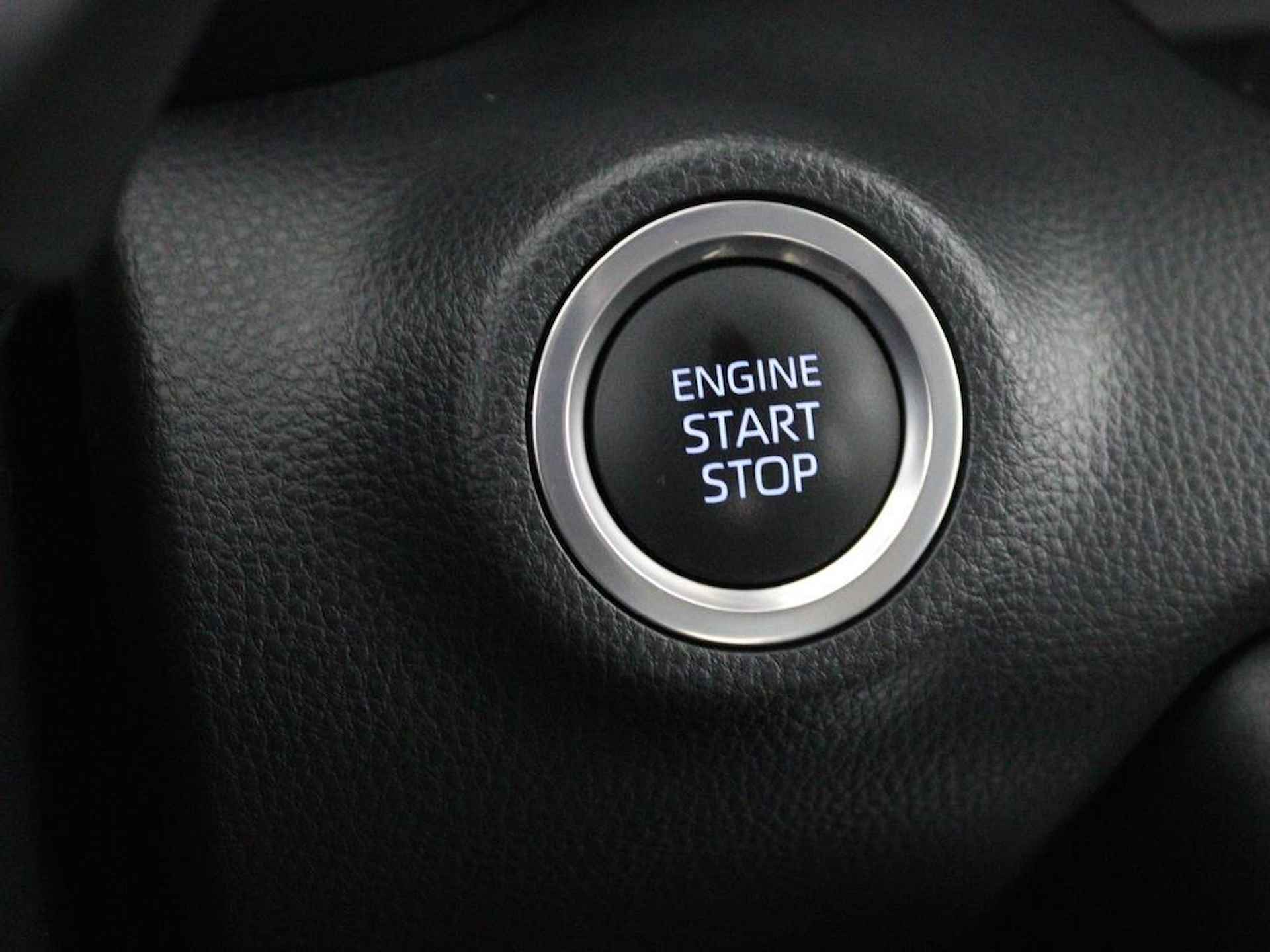 Toyota Yaris 1.5 VVT-i Dynamic | Navigatie | Led Verlichting | Keyless Entry | Toyota Safety Sense | Achteruitrijcamera | - 25/43