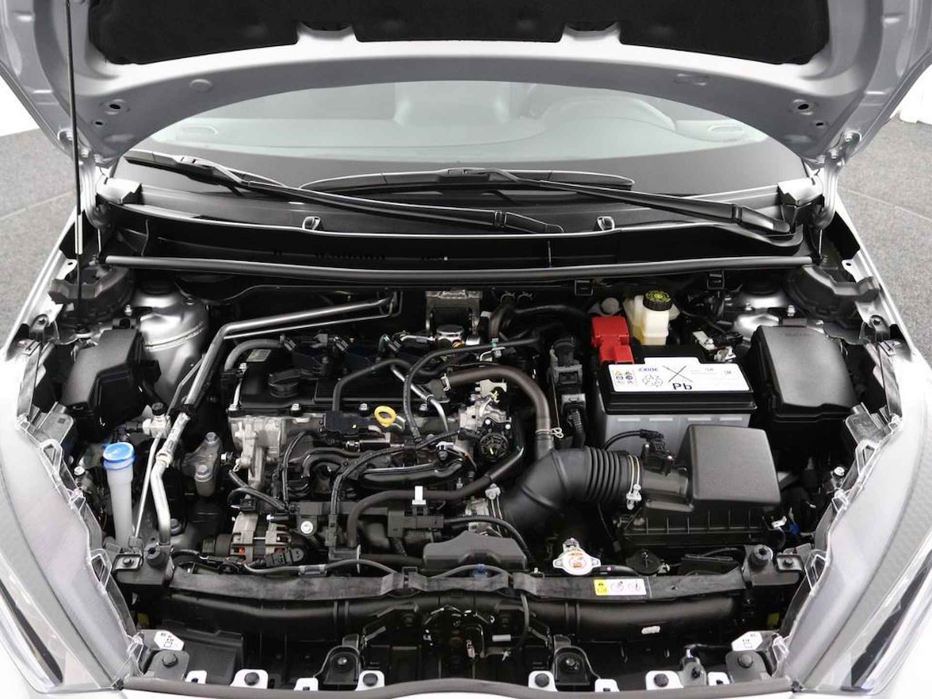 Toyota Yaris 1.5 VVT-i Dynamic | Navigatie | Led Verlichting | Keyless Entry | Toyota Safety Sense | Achteruitrijcamera | - 35/43