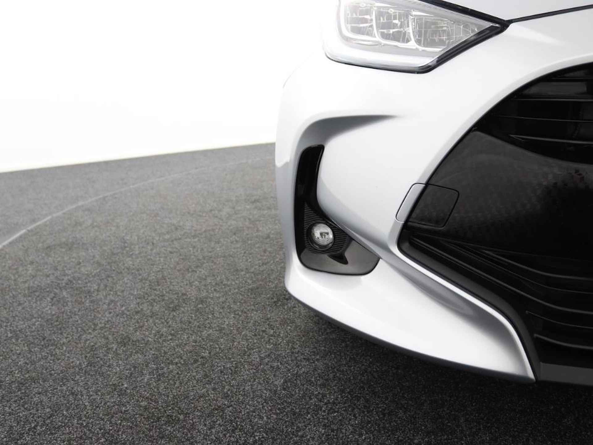 Toyota Yaris 1.5 VVT-i Dynamic | Navigatie | Led Verlichting | Keyless Entry | Toyota Safety Sense | Achteruitrijcamera | - 36/43