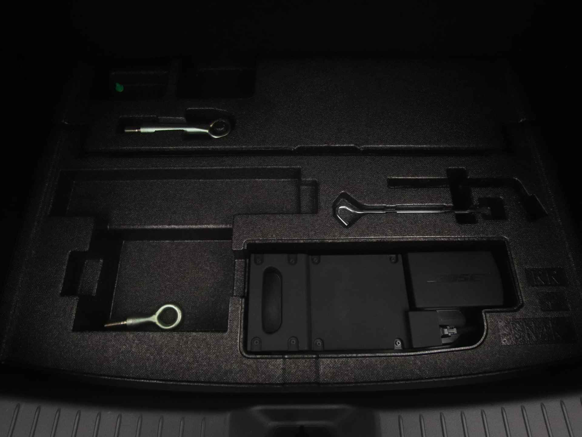 Mazda MX-30 e-SkyActiv EV Luxury : dealer onderhouden - 12% bijtelling tot 9-2026 | €2.000,- subsidie - 20/56