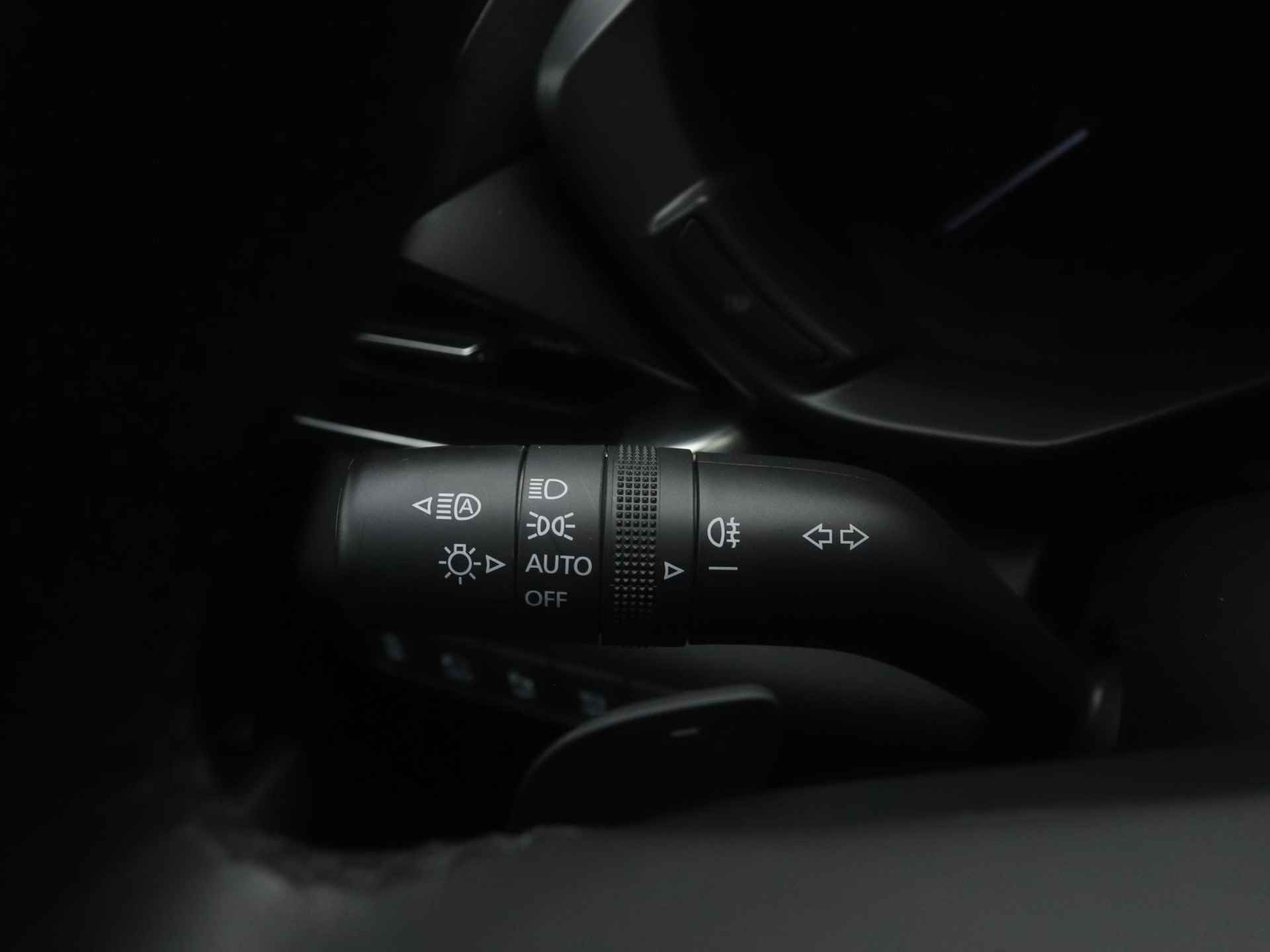 Mazda MX-30 e-SkyActiv EV Luxury : dealer onderhouden - 12% bijtelling tot 9-2026 | €2.000,- subsidie - 27/56