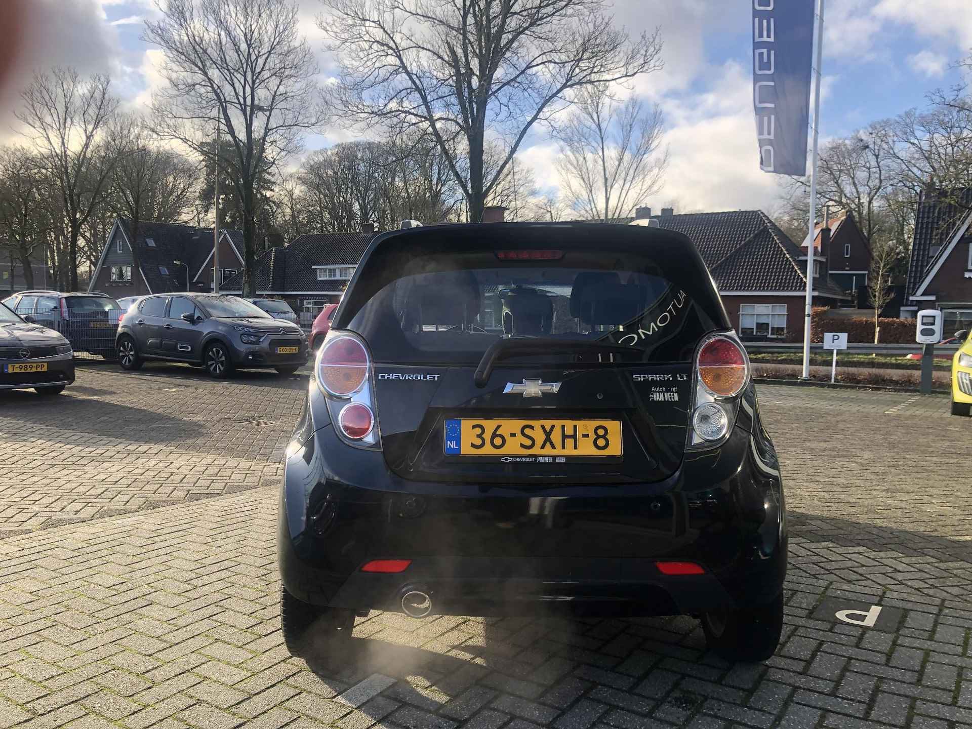 Chevrolet Spark 1.2 16V LTZ Slechts 107000km ! | Automatische geregelde airco | Parkeersensoren achter | Lichtmetalen velgen - 6/20