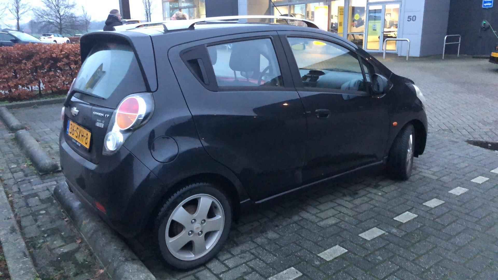 Chevrolet Spark 1.2 16V LTZ Slechts 107000km ! | Automatische geregelde airco | Parkeersensoren achter | Lichtmetalen velgen - 17/20