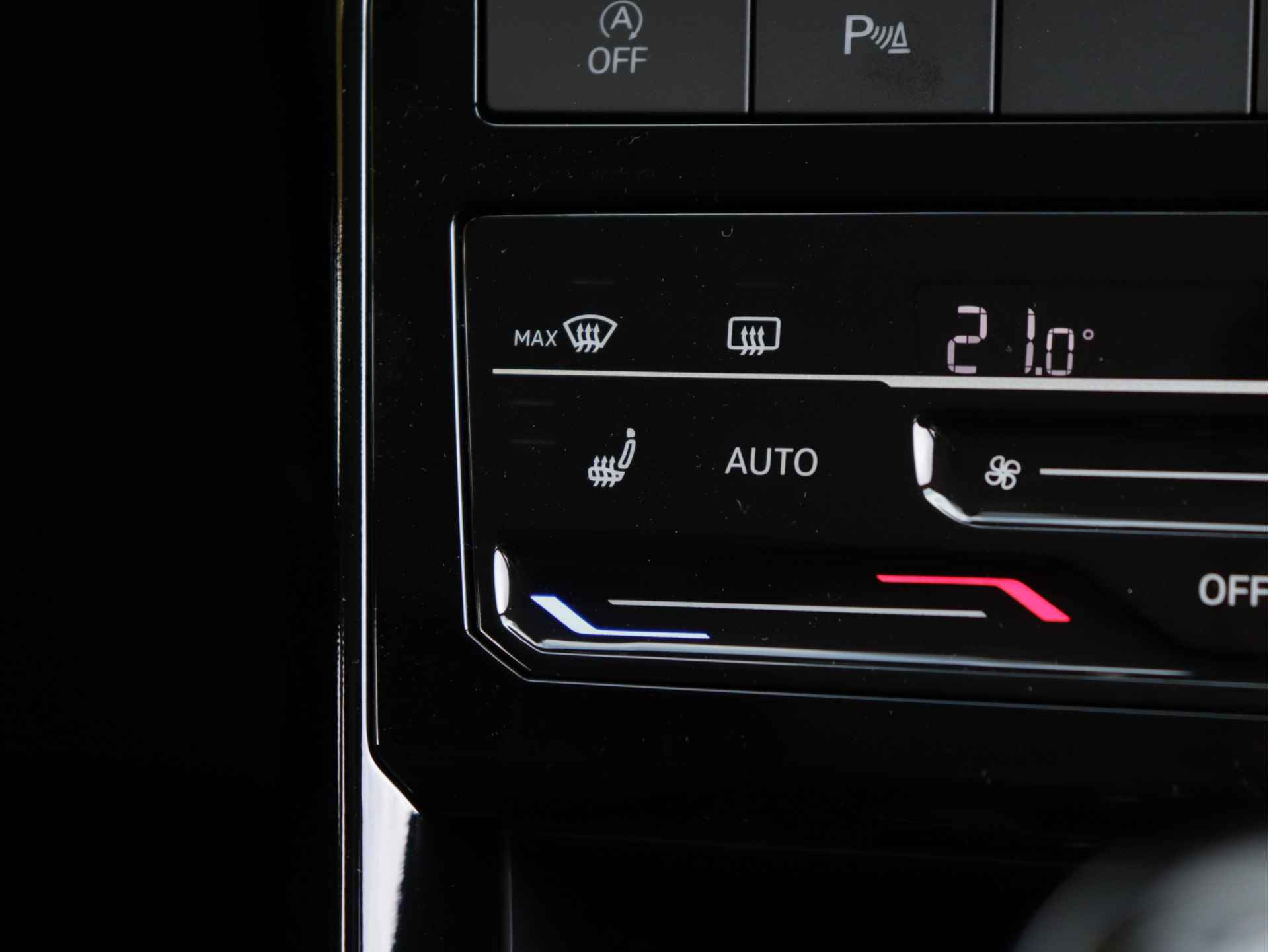 Volkswagen T-Cross 1.0 TSI Move 110pk | LED | Navigatie | Stoelverwarming | Adaptive Cruise Control | - 27/44