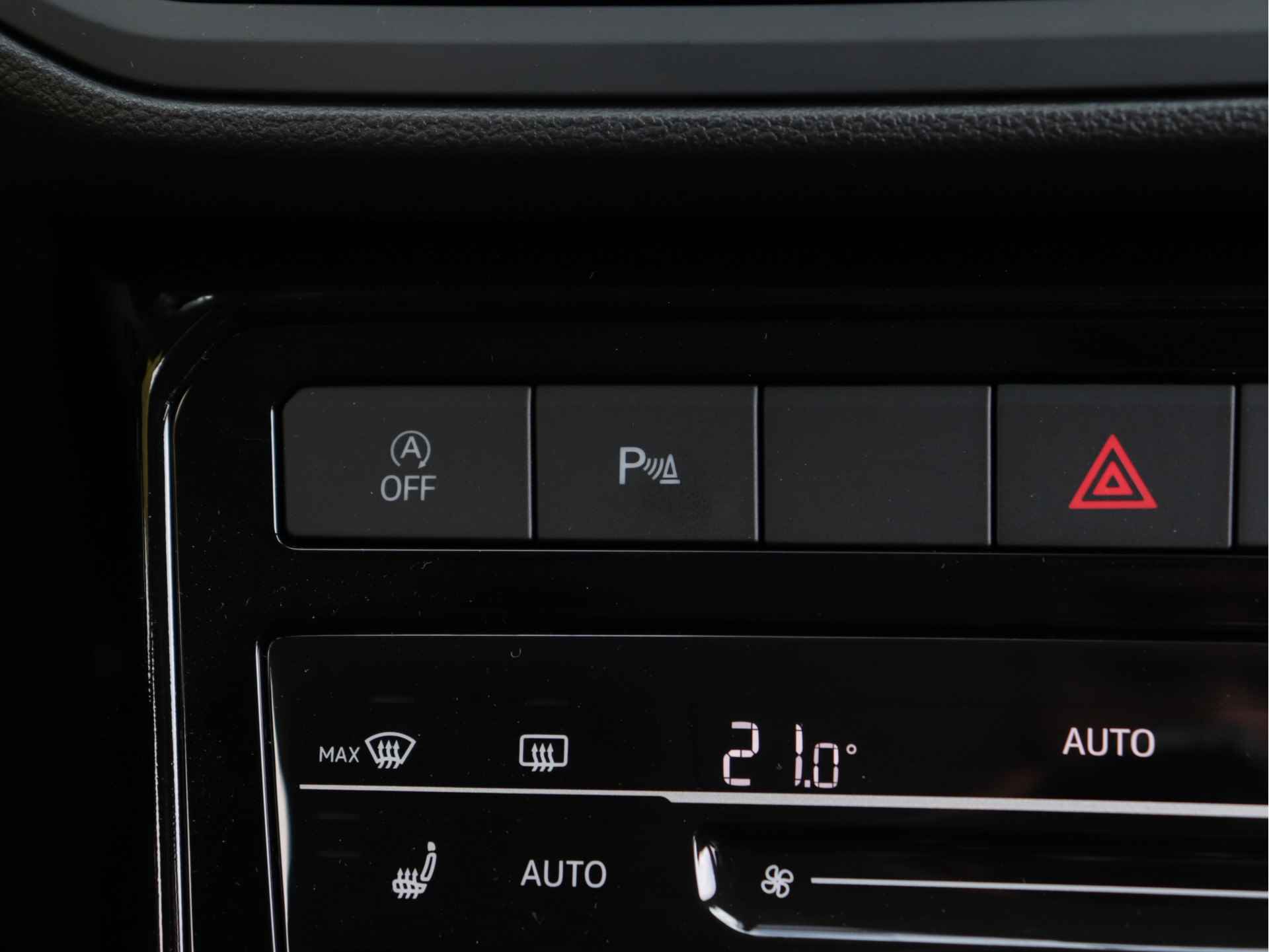 Volkswagen T-Cross 1.0 TSI Move 110pk | LED | Navigatie | Stoelverwarming | Adaptive Cruise Control | - 28/44