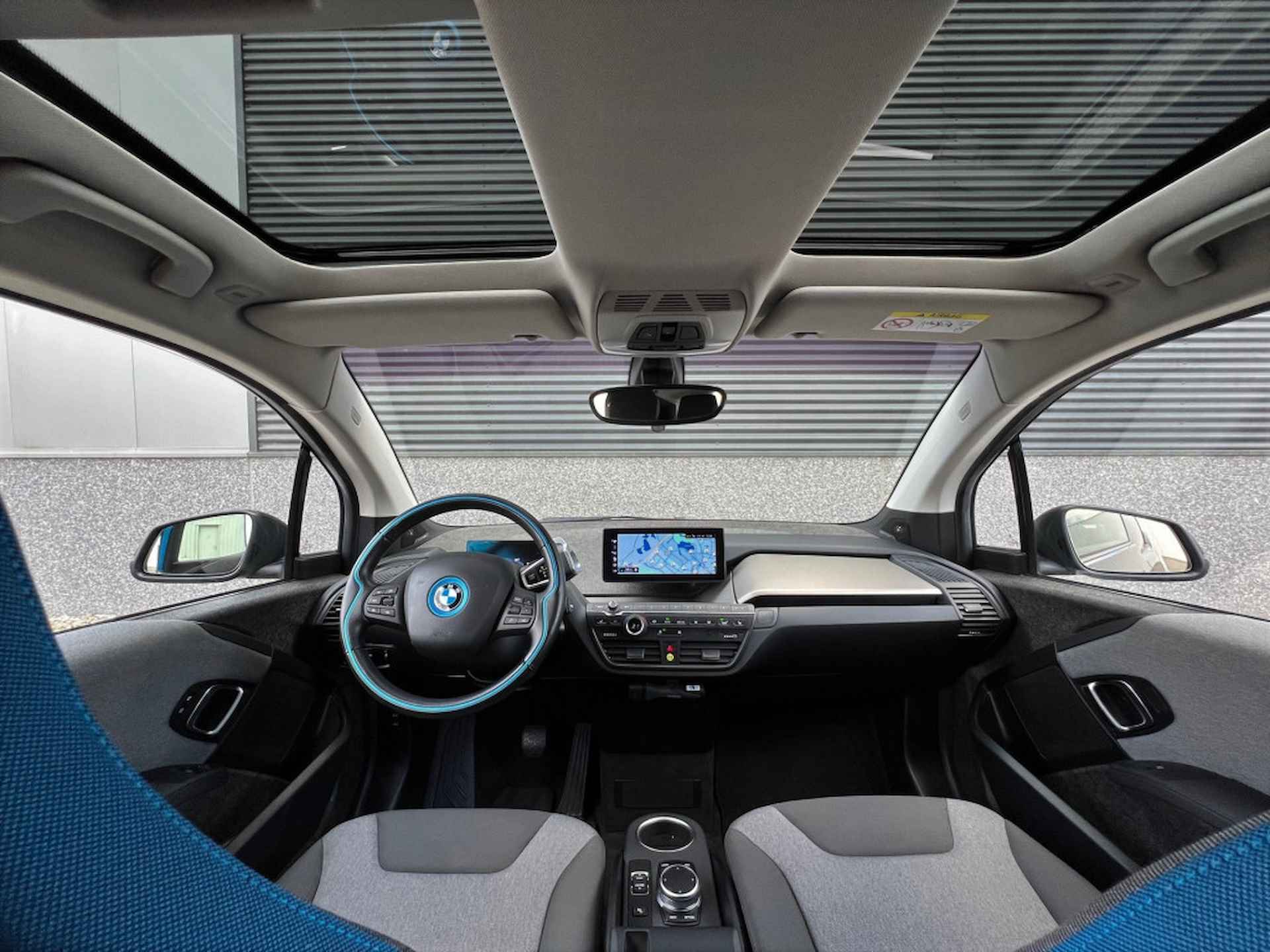 BMW i3 Executive 120Ah 42 kWh/S-Dak/Adaptive/H-Kardon/Camera/20"/3-fase - 4/44