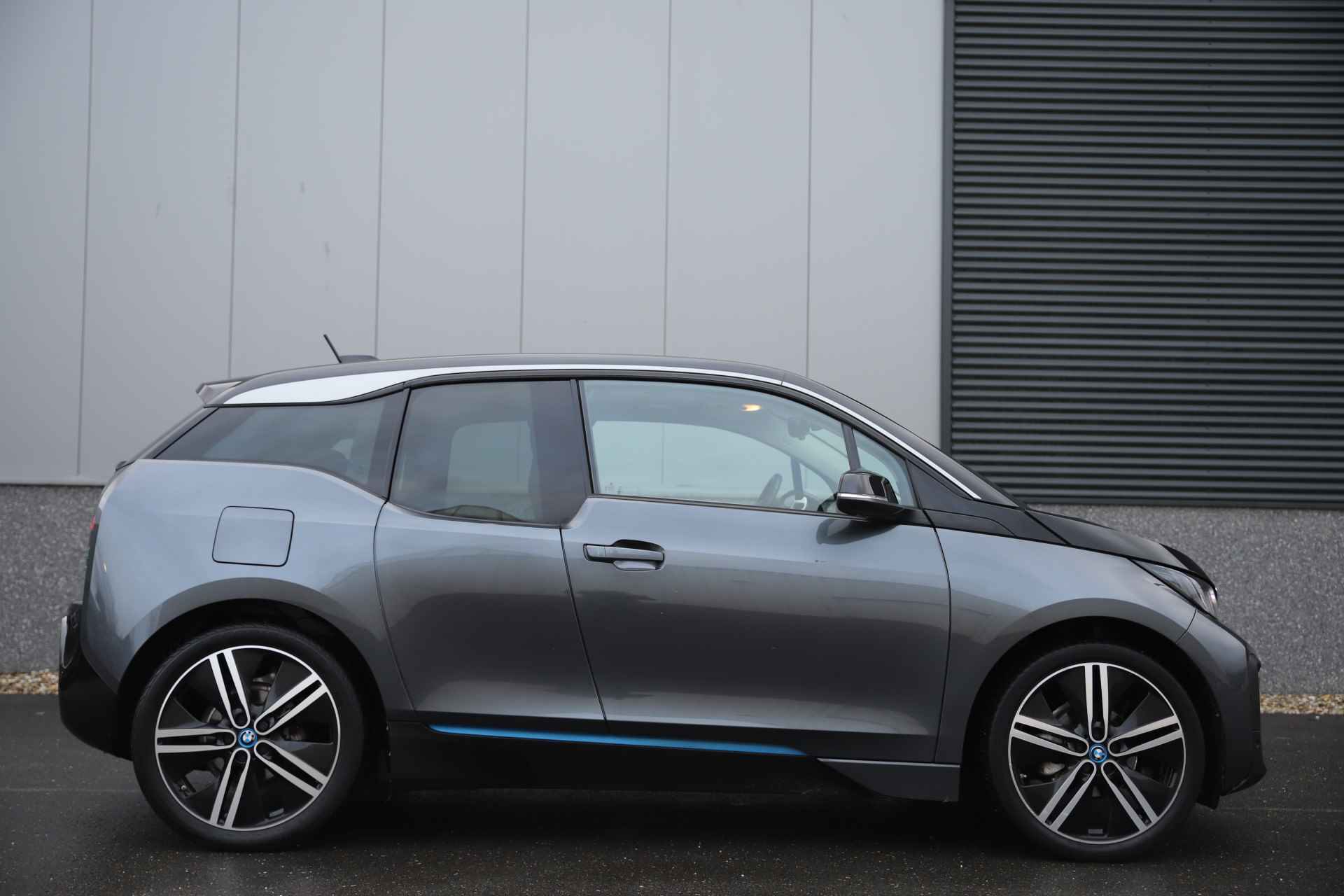 BMW i3 Executive 120Ah 42 kWh/S-Dak/Adaptive/H-Kardon/Camera/20"/3-fase - 16/44