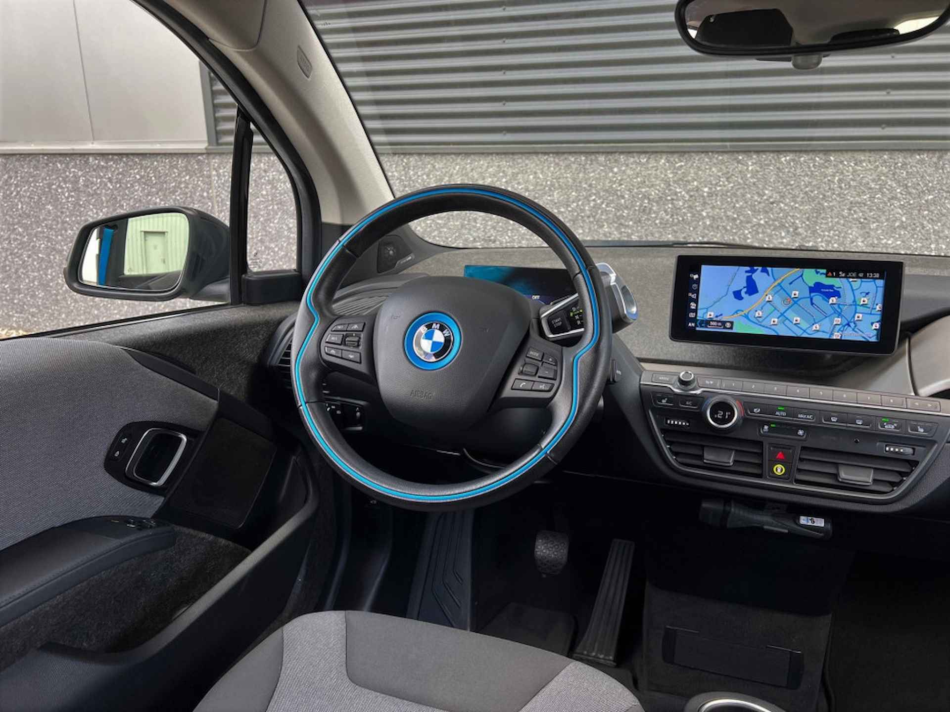 BMW i3 Executive 120Ah 42 kWh/S-Dak/Adaptive/H-Kardon/Camera/20"/3-fase - 29/44